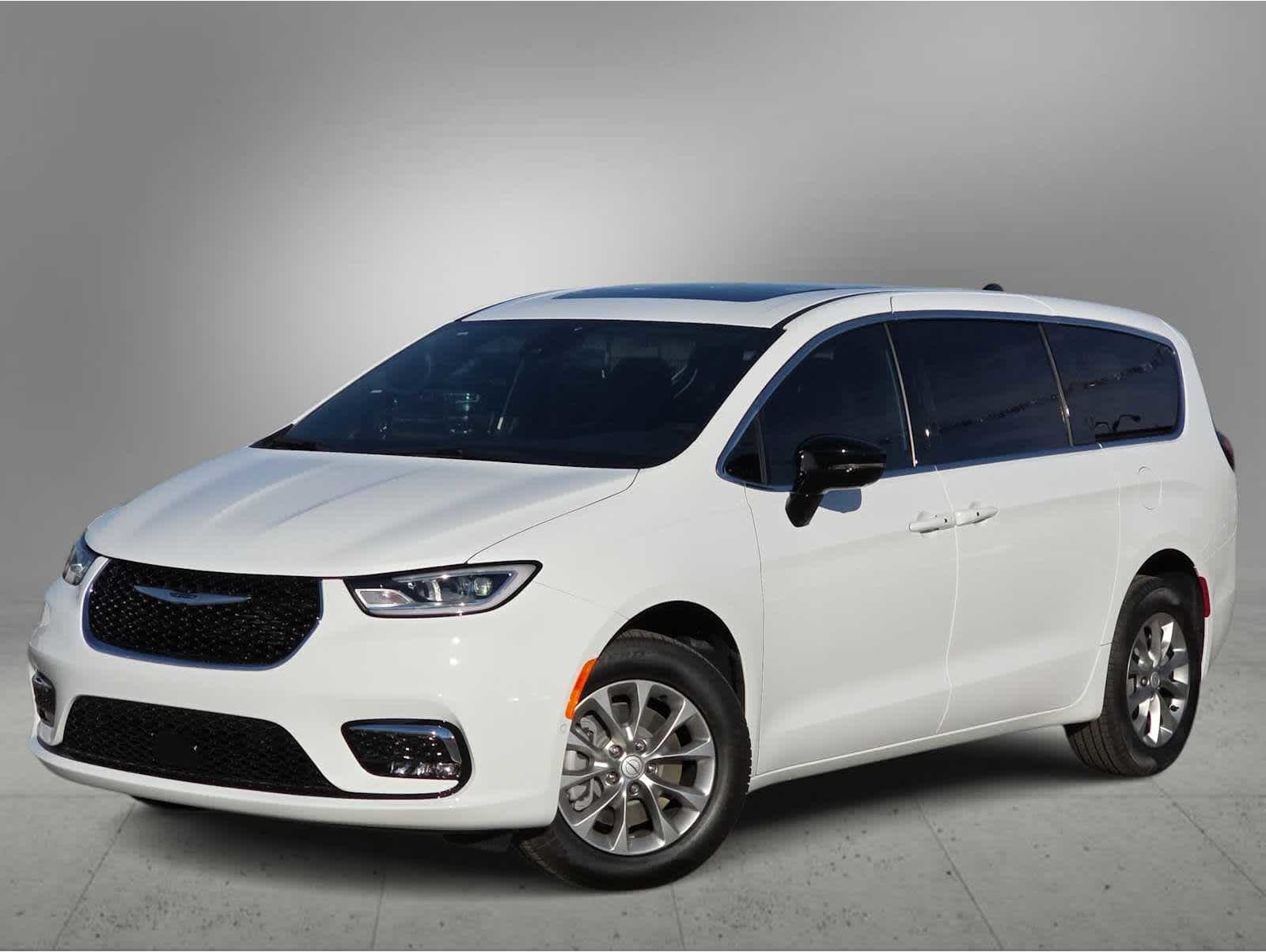 2026 Chrysler Pacifica Select's photo