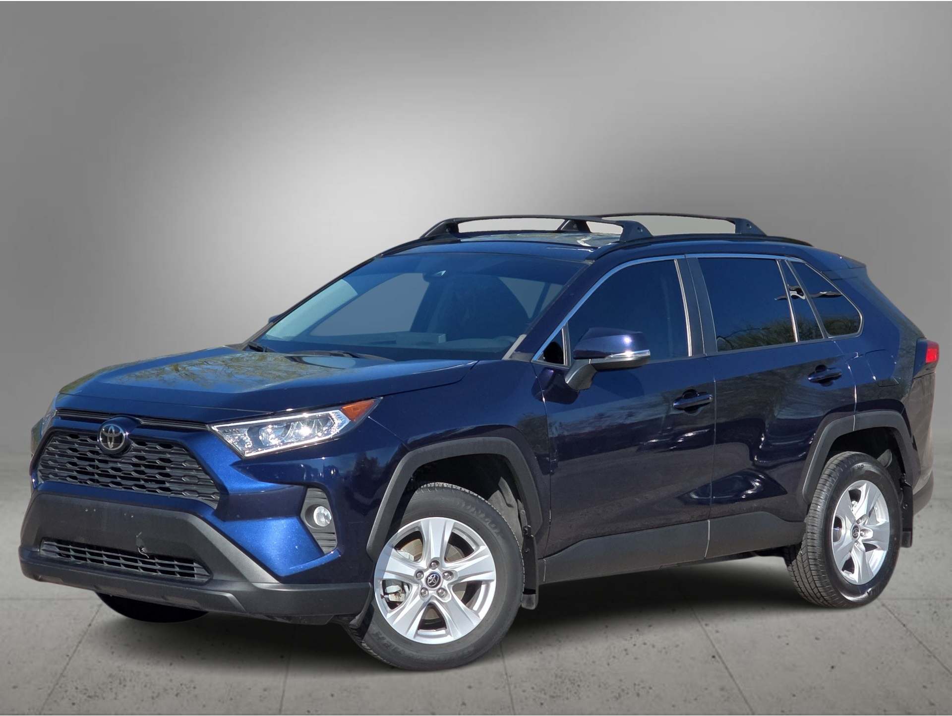 2021 Toyota RAV4 XLE's photo