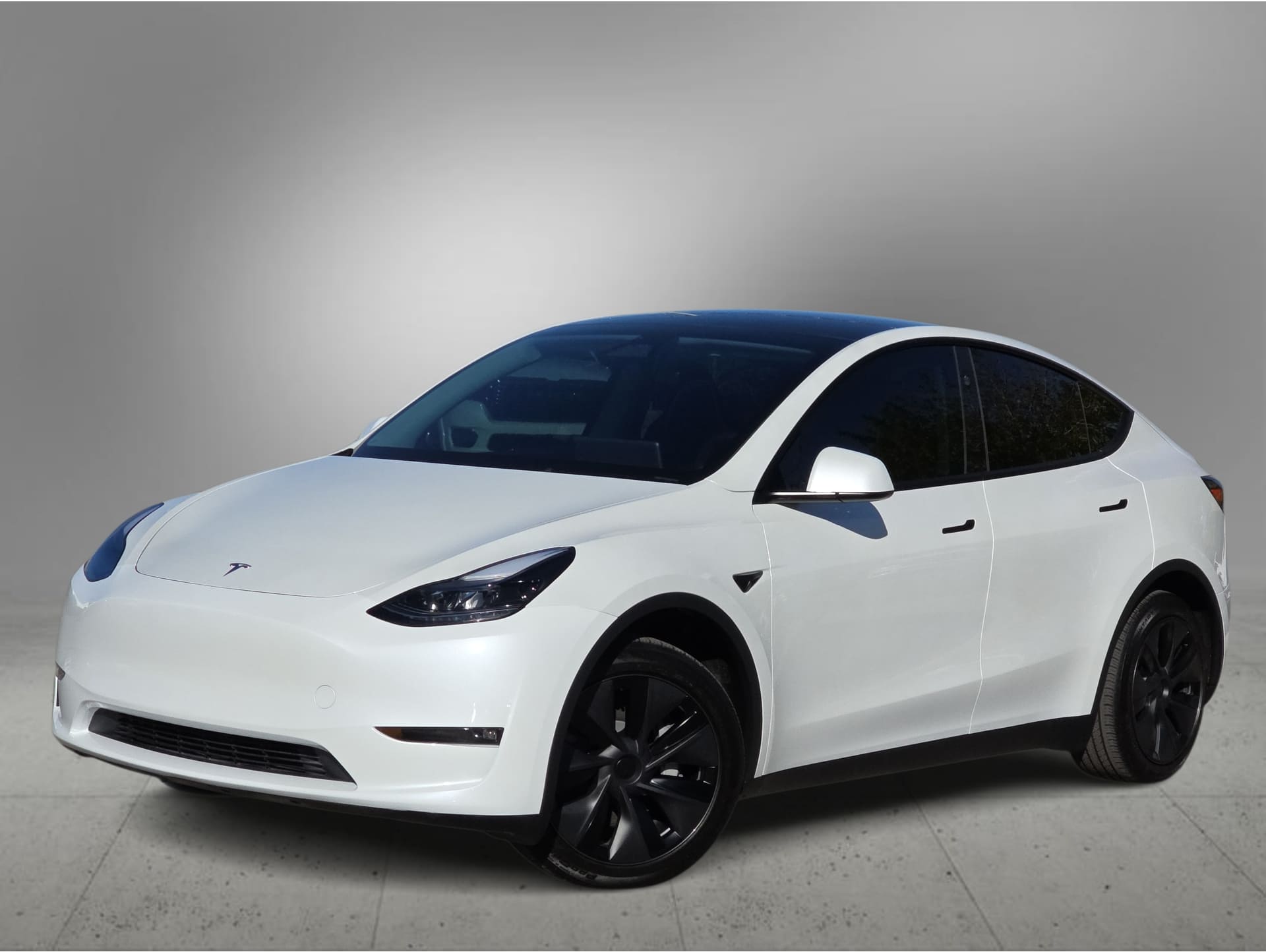 2025 Tesla Model Y Long Range's photo
