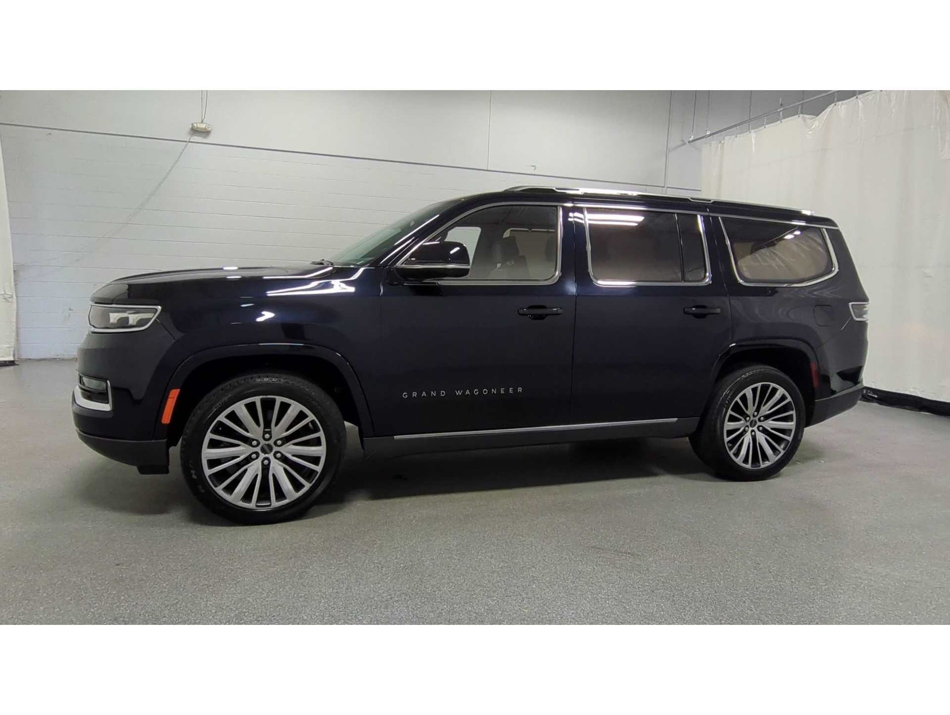 2022 Jeep Grand Wagoneer Series III's photo