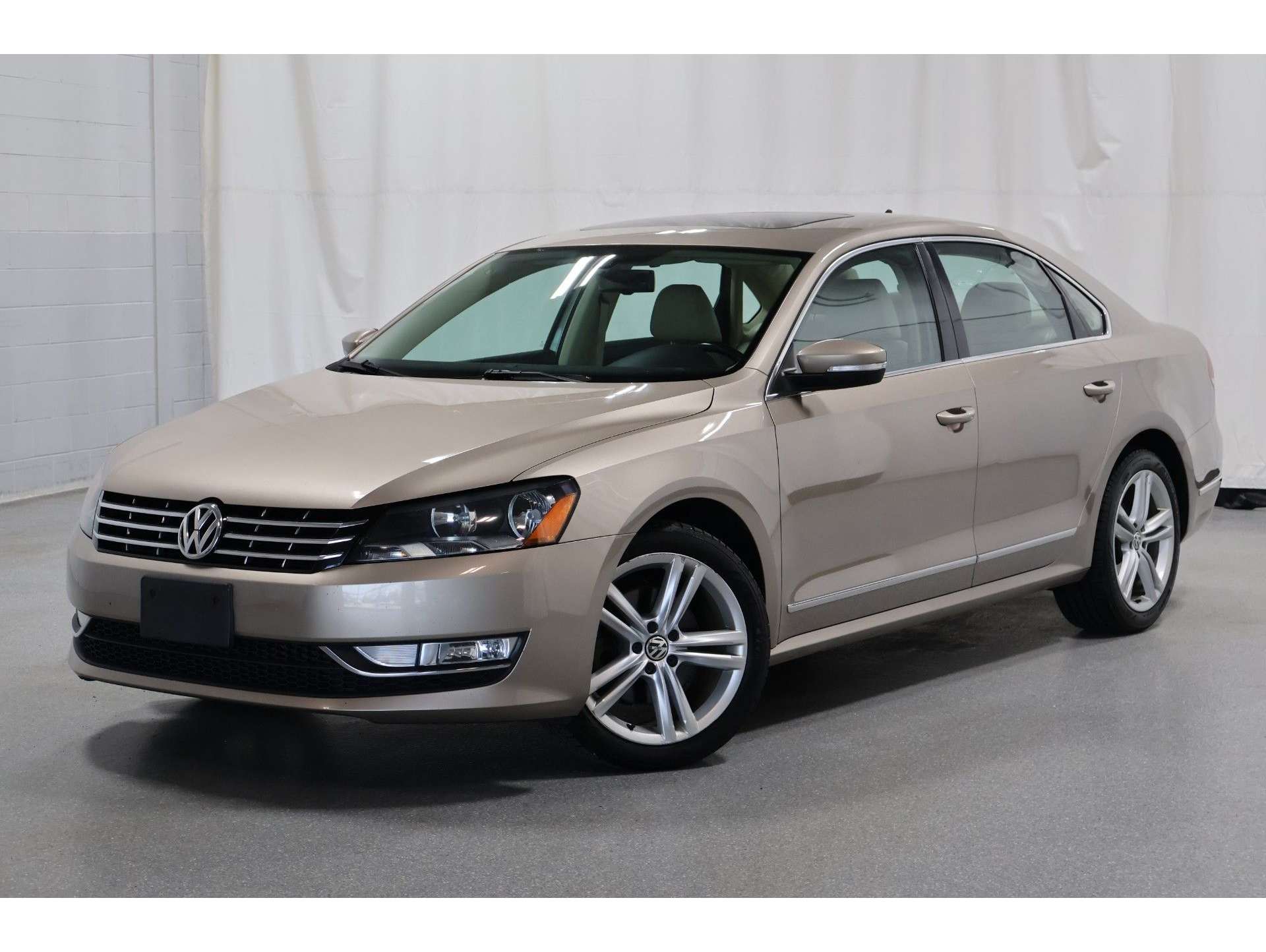 2015 Volkswagen Passat SEL Premium