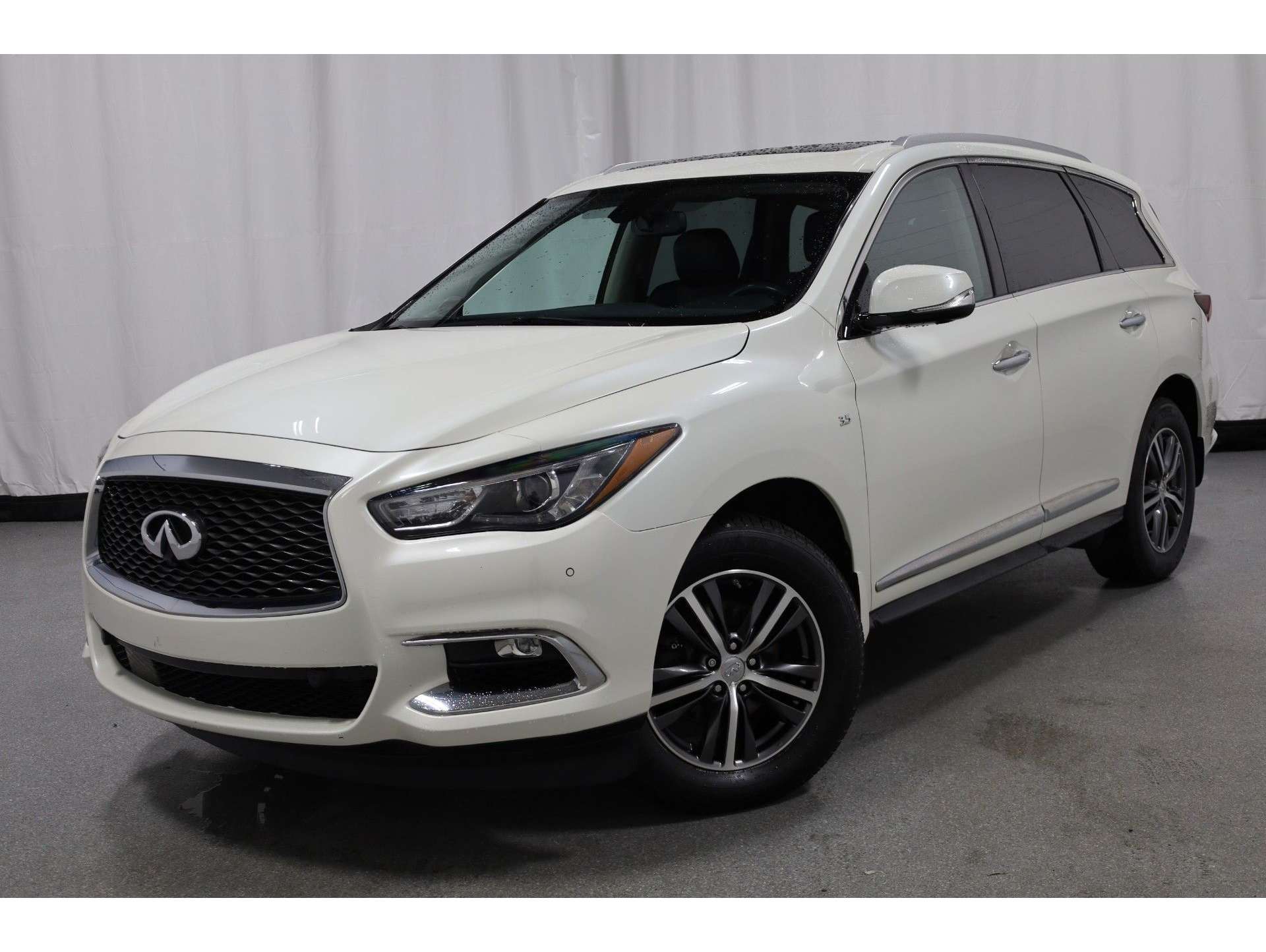 2017 INFINITI QX60 Base
