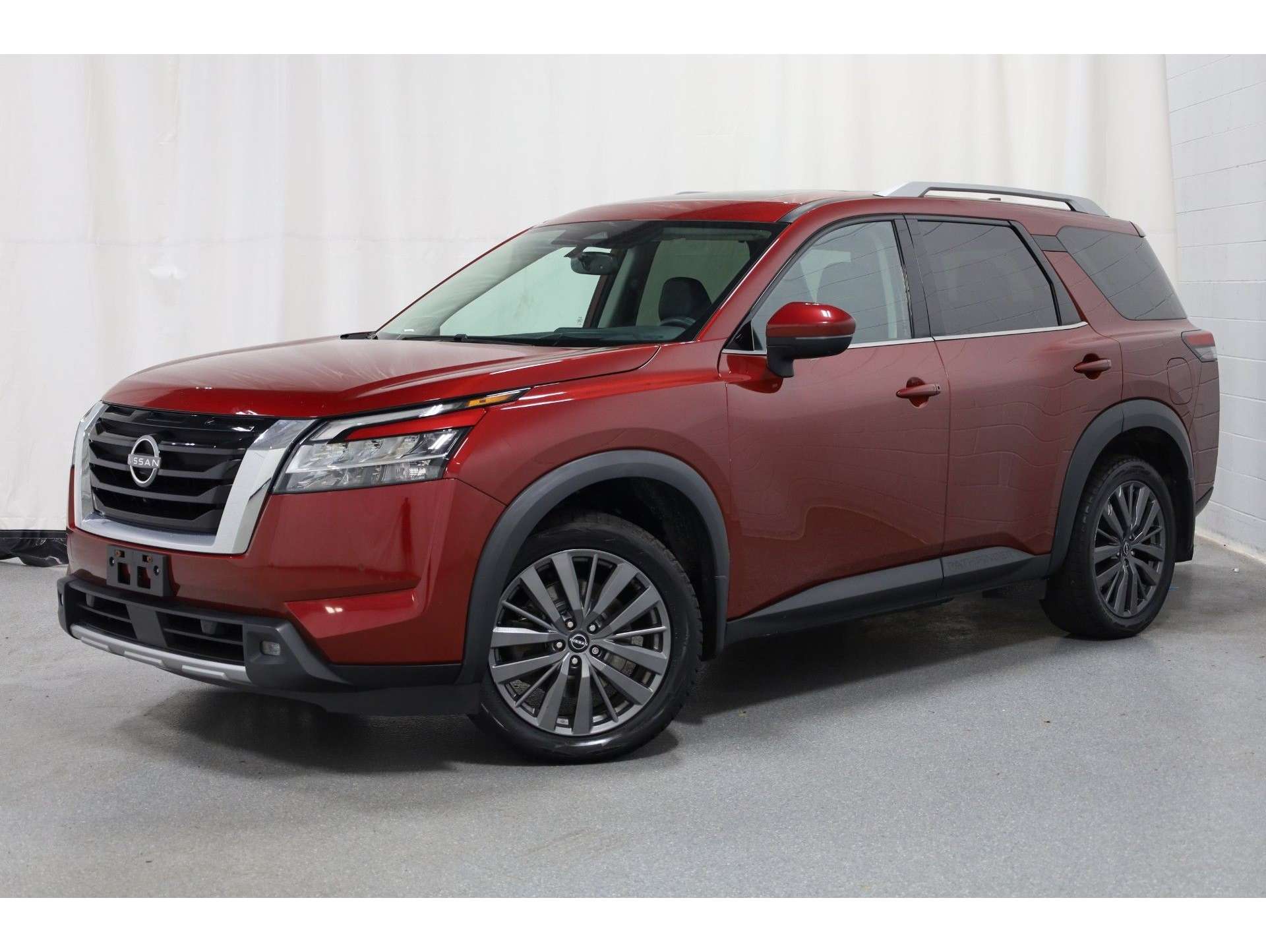 2022 Nissan Pathfinder SL's photo