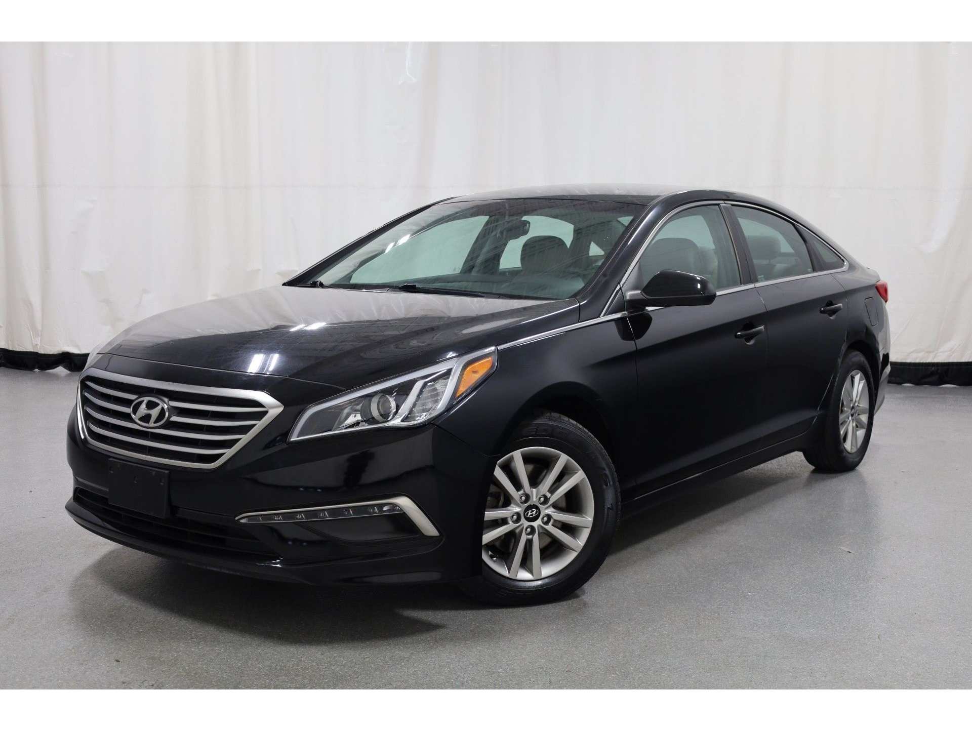 2015 Hyundai Sonata SE's photo