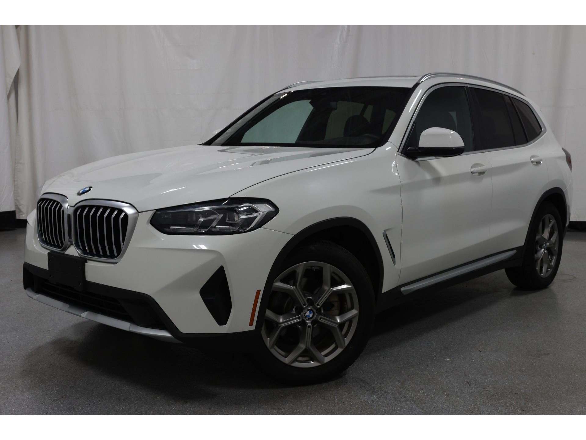2023 BMW X3 30i's photo