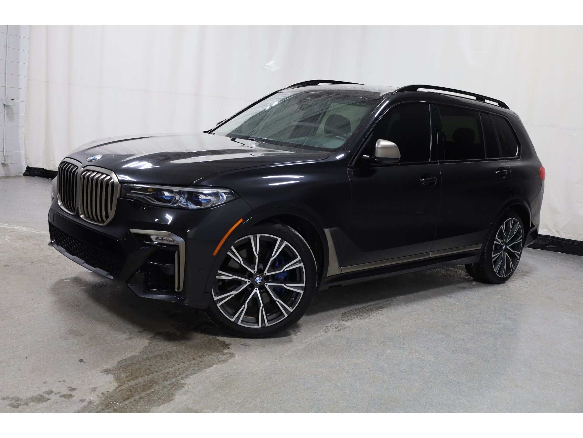2020 BMW X7 M50i's photo