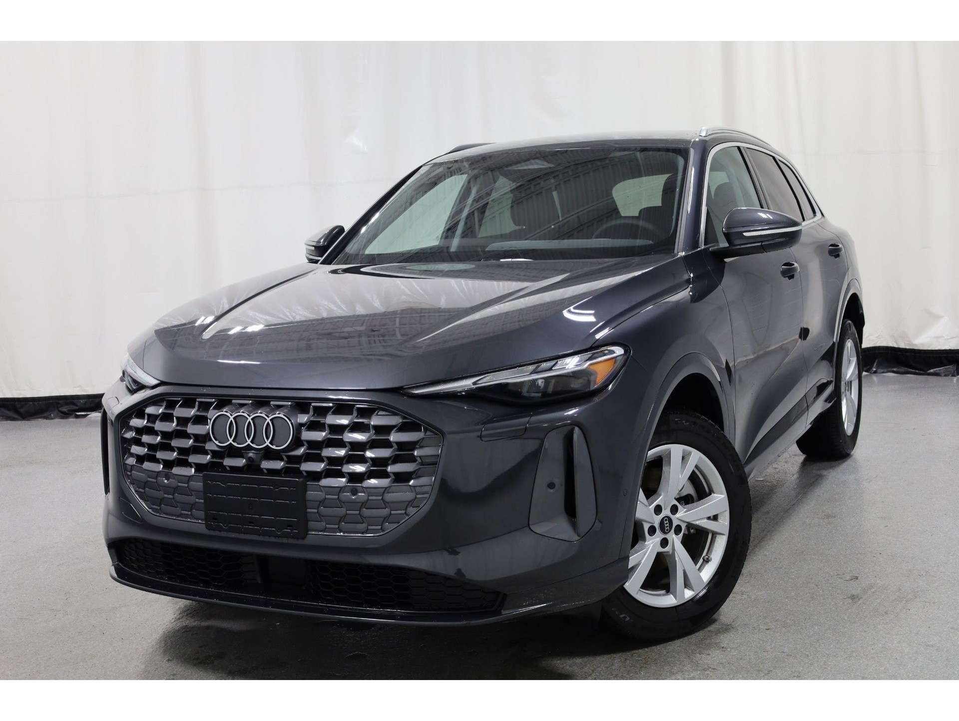 2025 Audi New Q5 Premium's photo