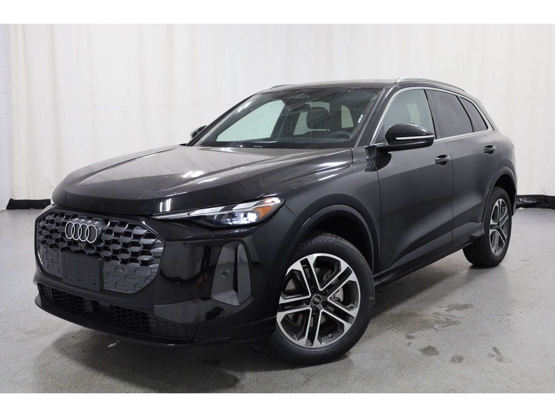 2025 Audi New Q5 Premium's photo