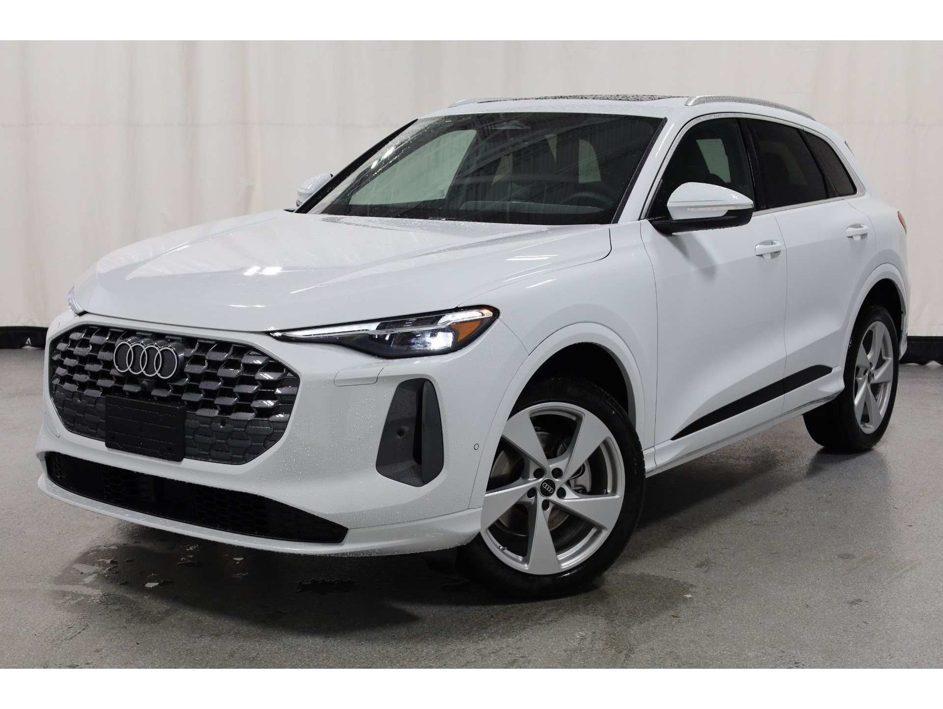 2025 Audi New Q5 Premium Plus's photo