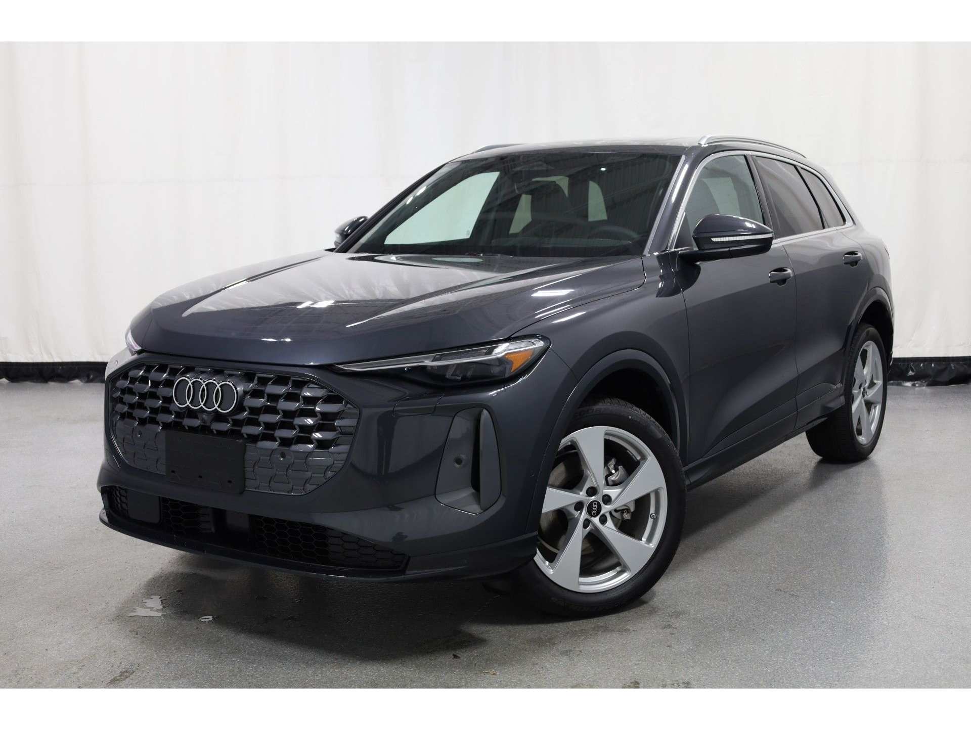 2025 Audi New Q5 Premium Plus's photo