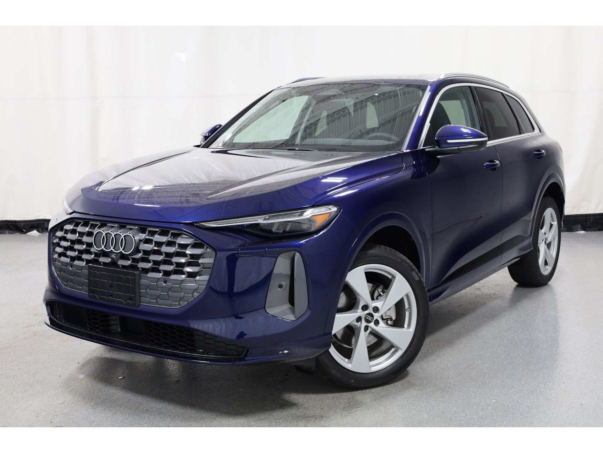 2025 Audi New Q5 Premium Plus's photo