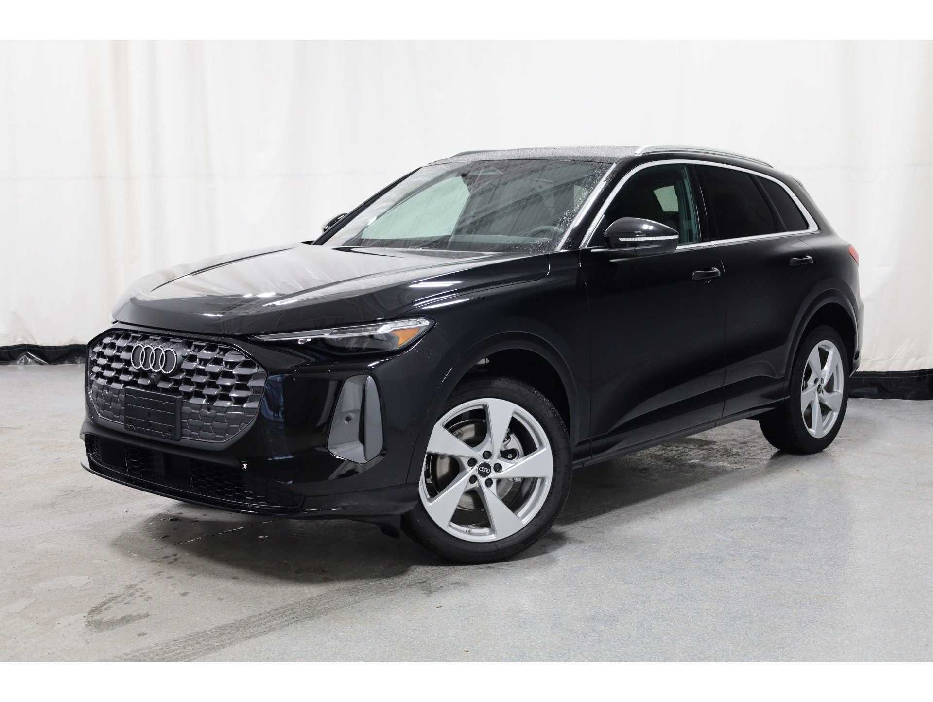 2025 Audi New Q5 Premium Plus's photo