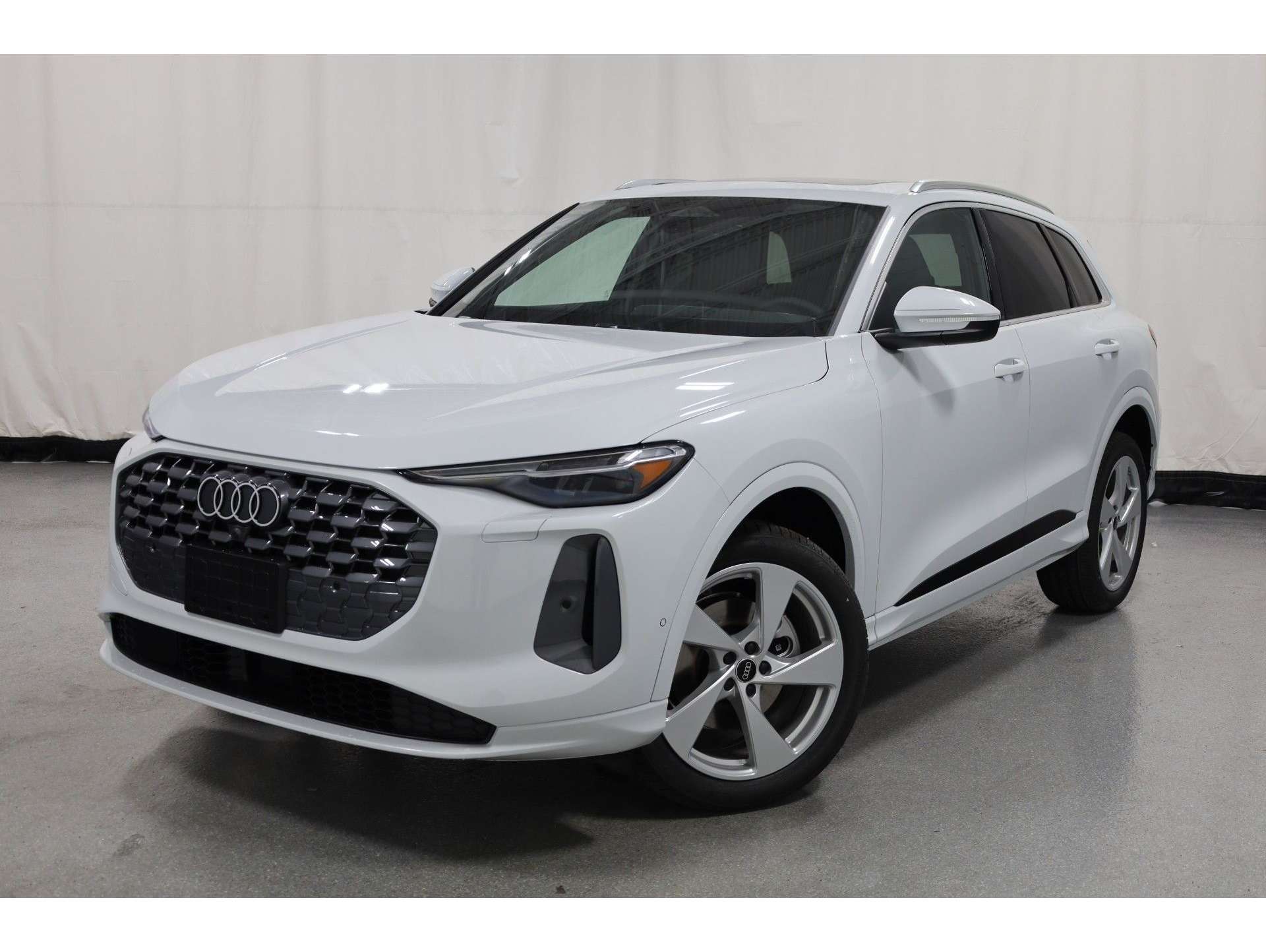 2025 Audi New Q5 Premium Plus's photo