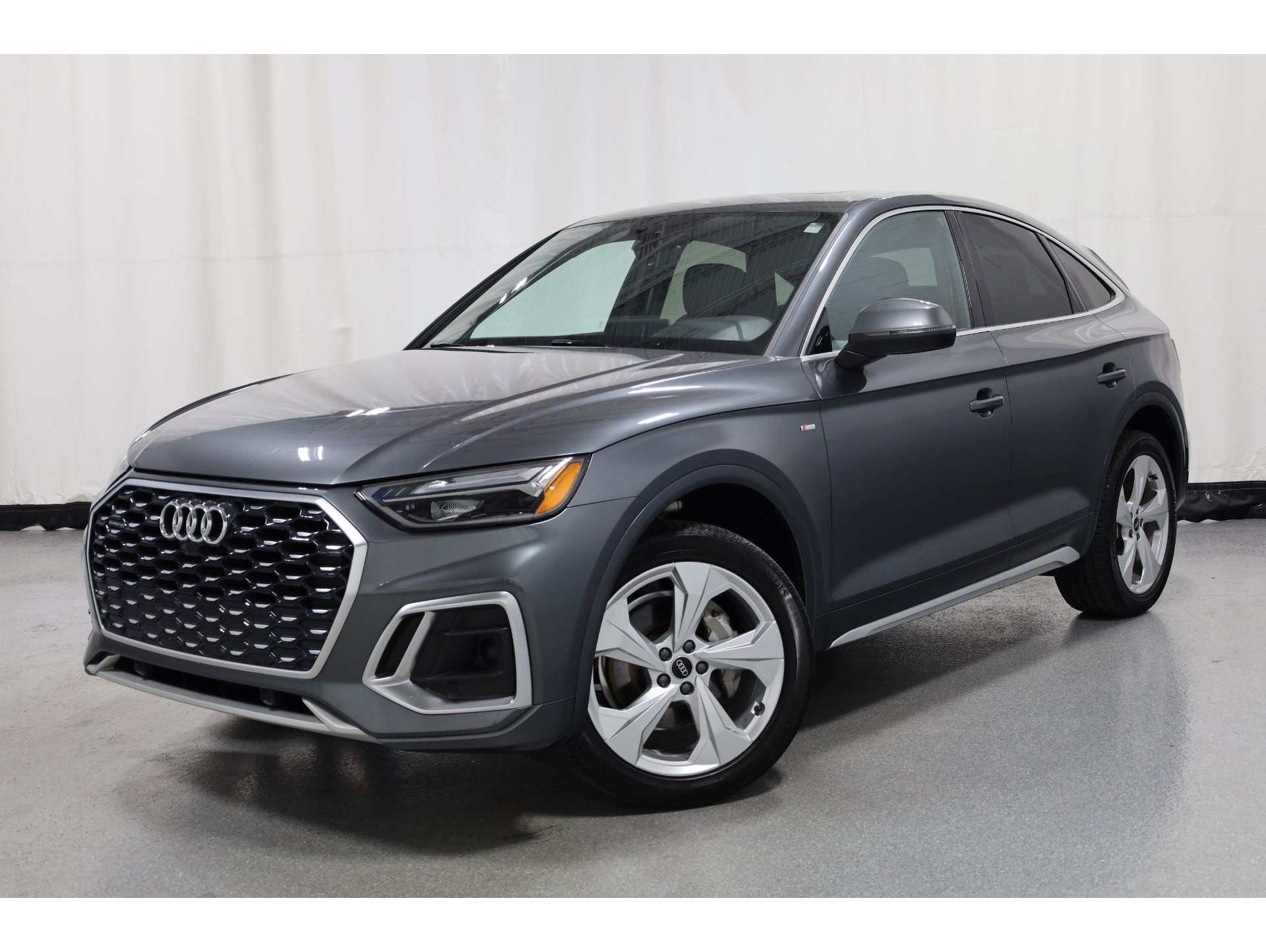 2023 Audi Q5 Sportback Premium's photo