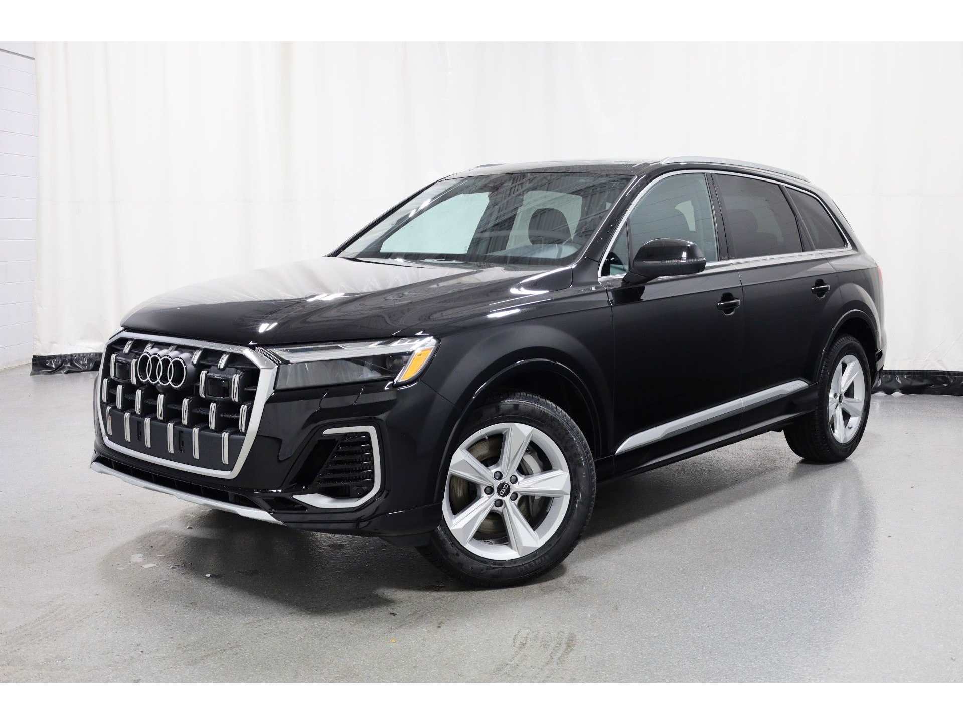 2026 Audi Q7 Premium's photo