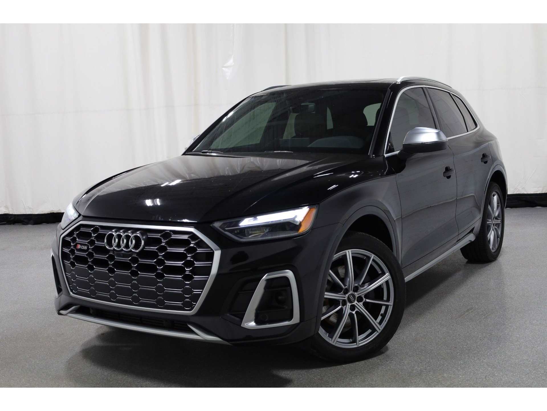 2023 Audi SQ5 Premium Plus's photo