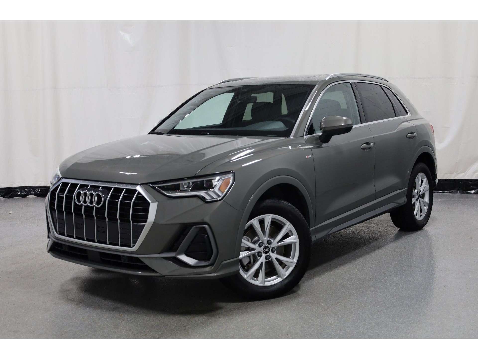 2025 Audi Q3 S Line Premium's photo