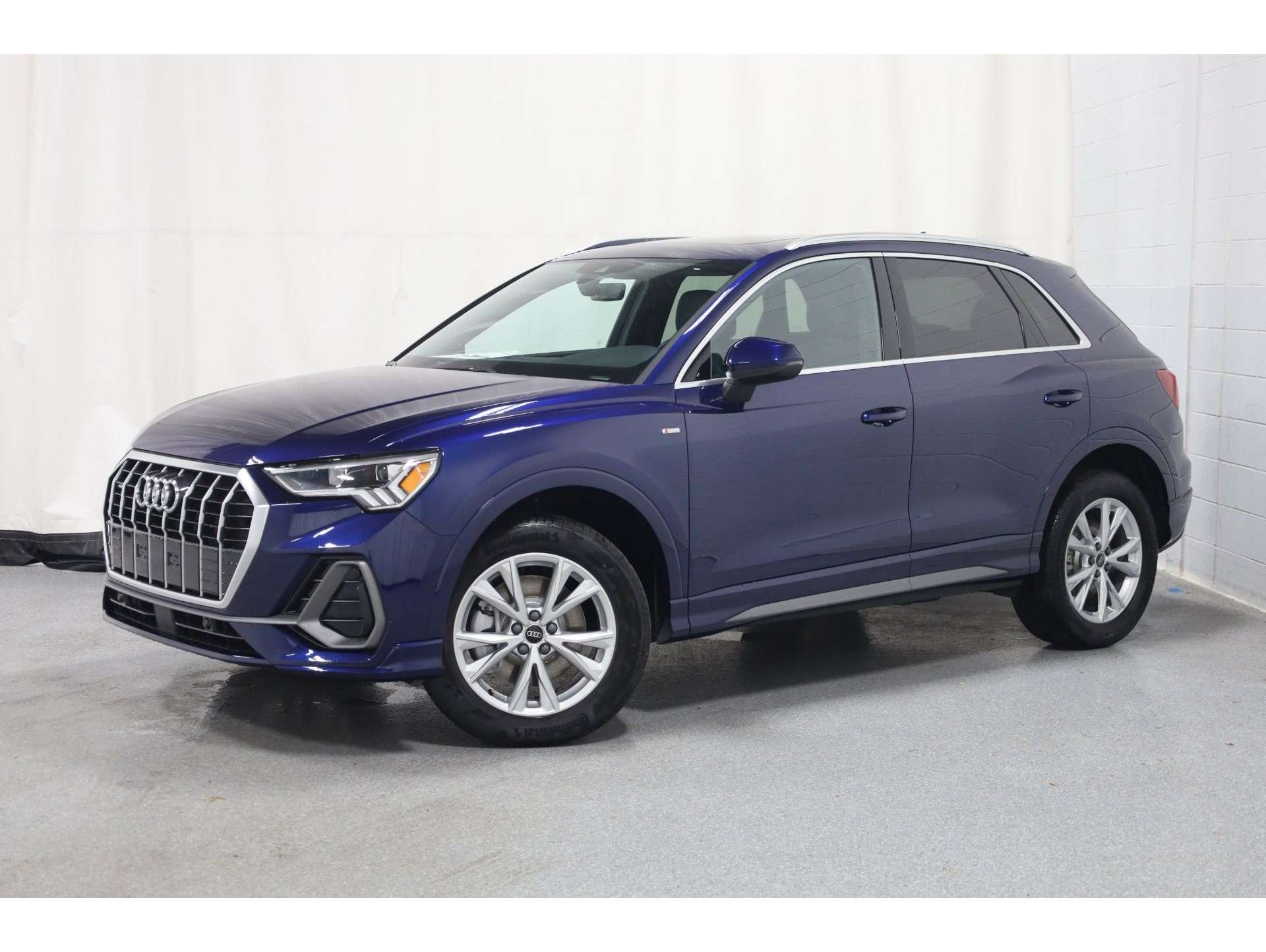 2025 Audi Q3 S Line Premium's photo