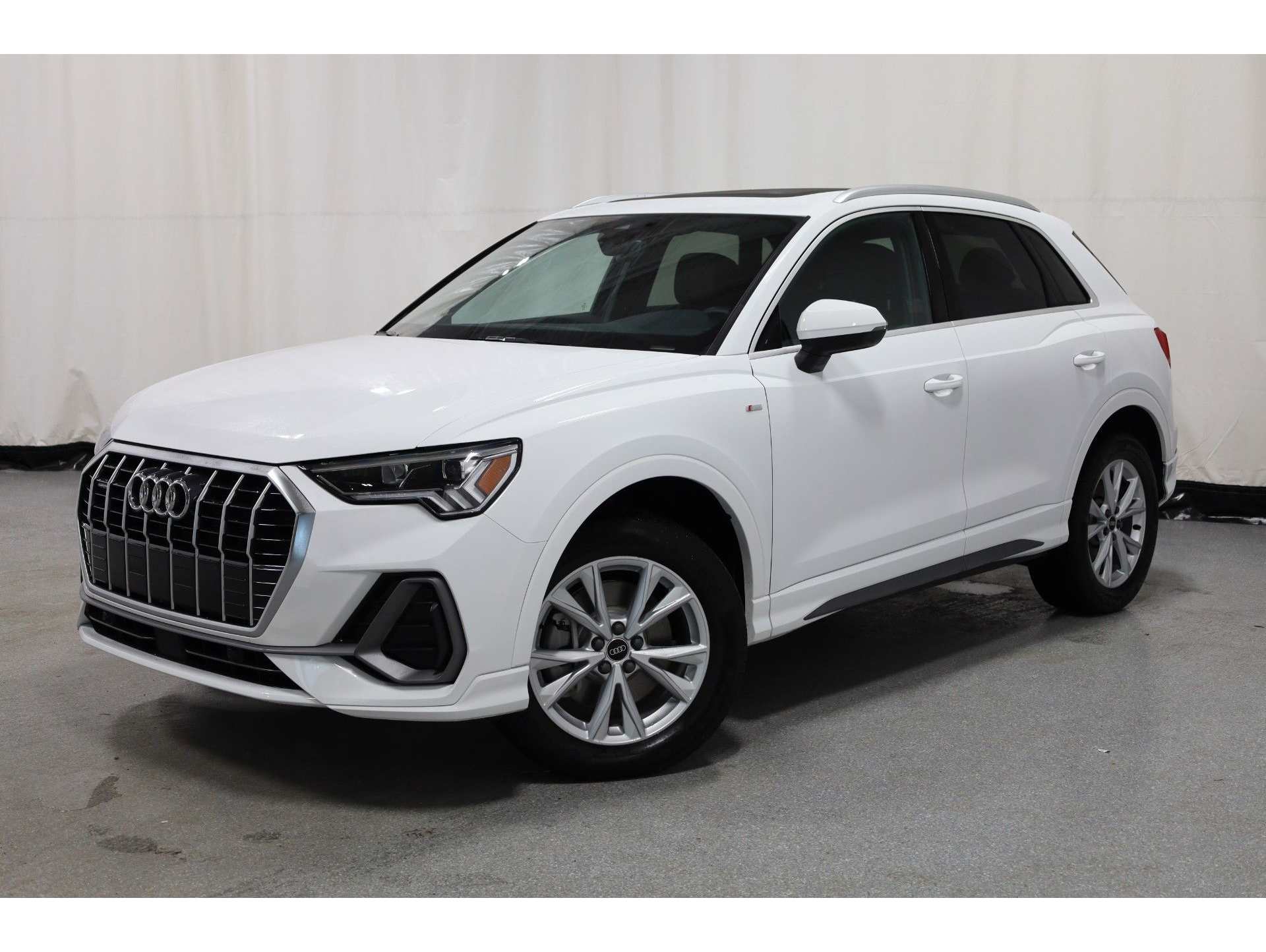 2025 Audi Q3 S Line Premium's photo
