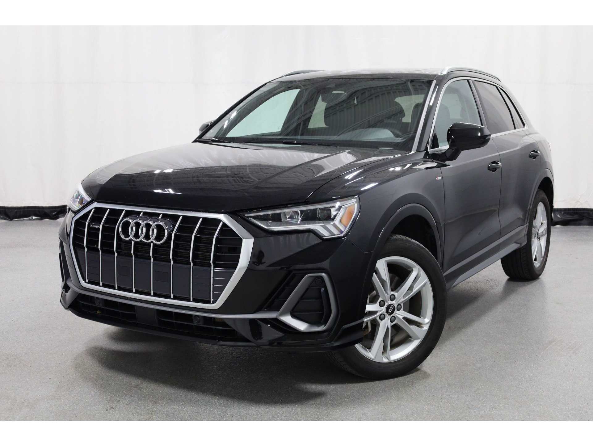 2024 Audi Q3 S Line Premium's photo