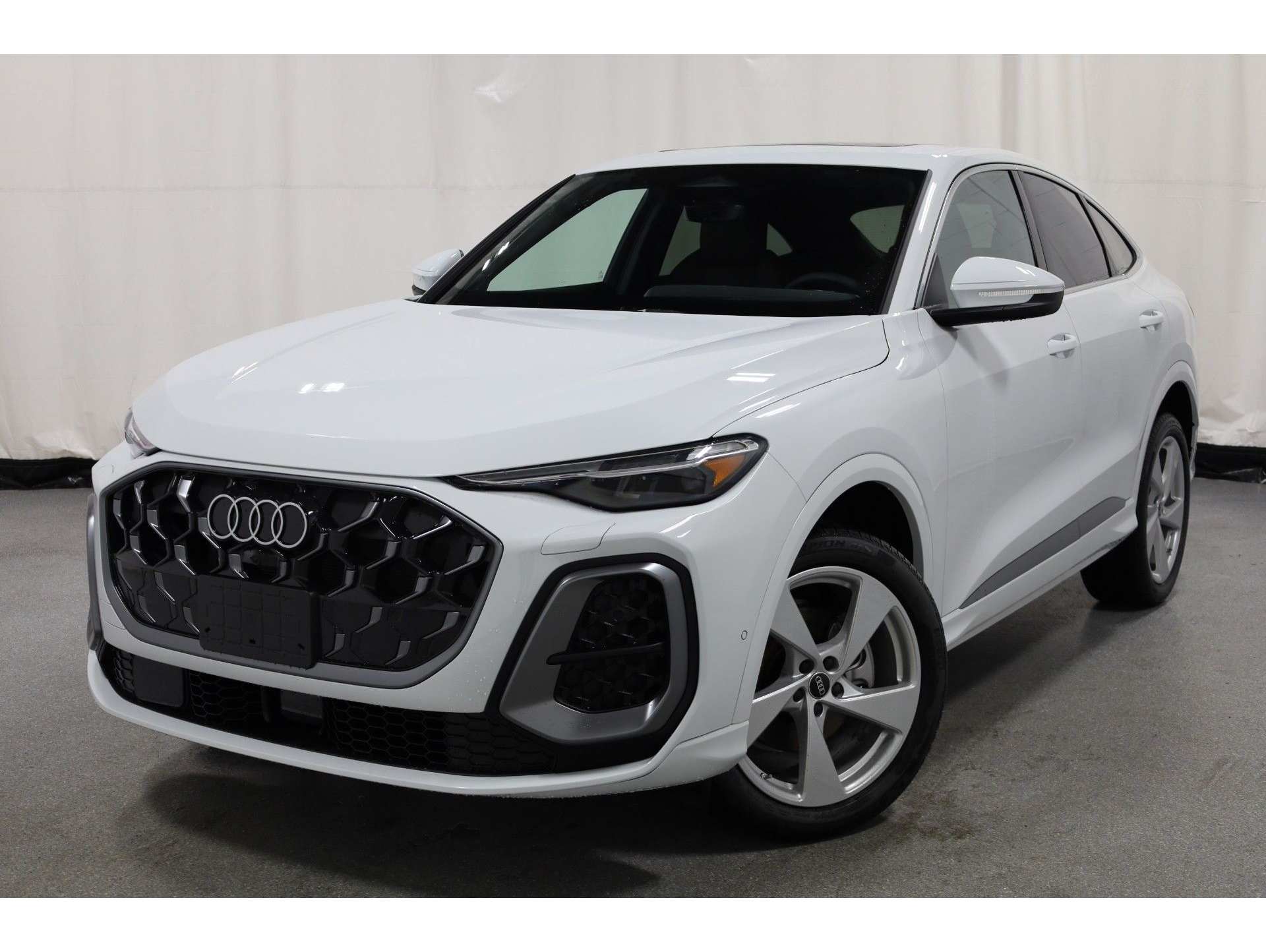 2025 Audi New Q5 Sportback Premium Plus's photo