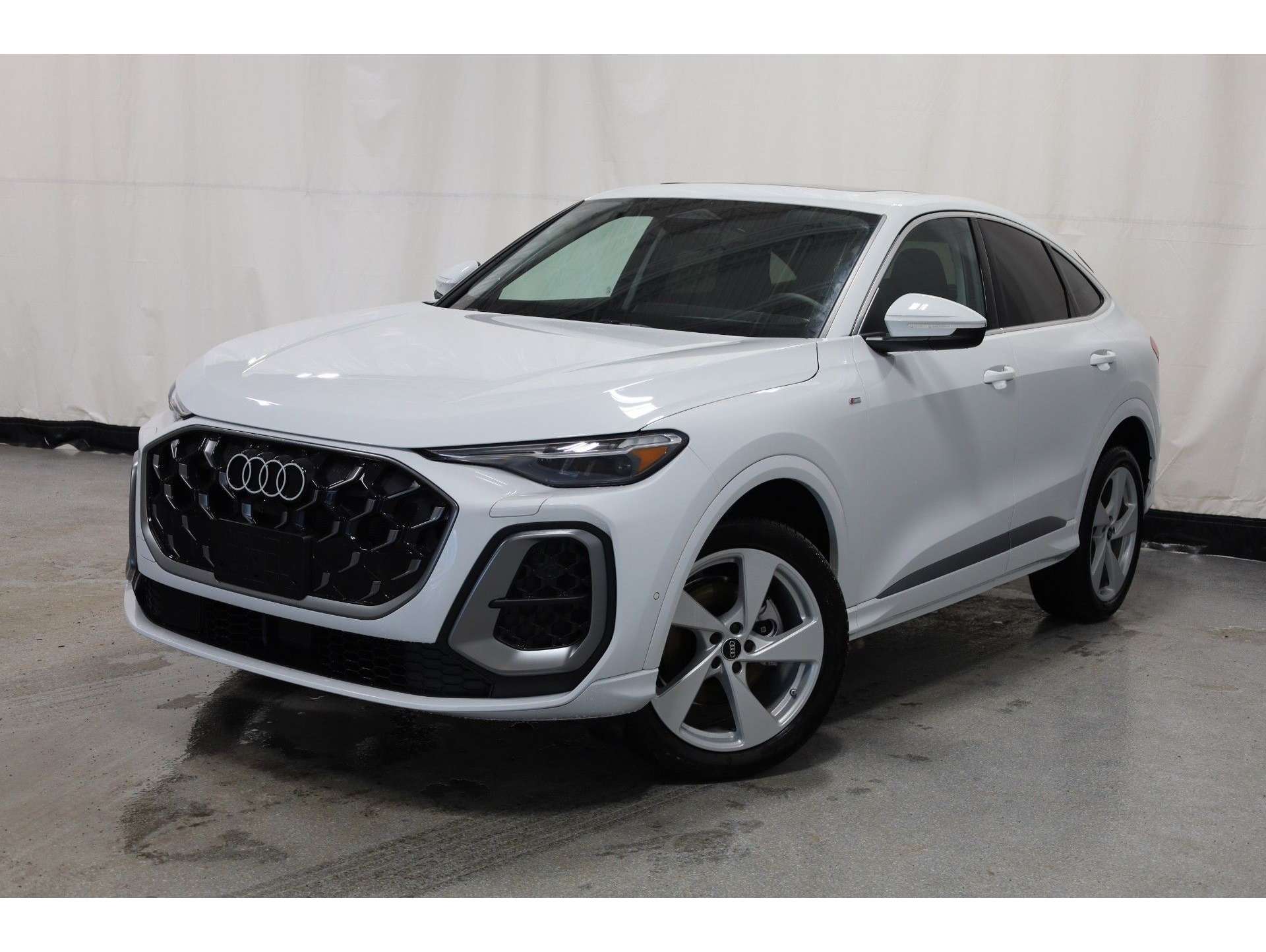 2025 Audi New Q5 Sportback Premium Plus's photo