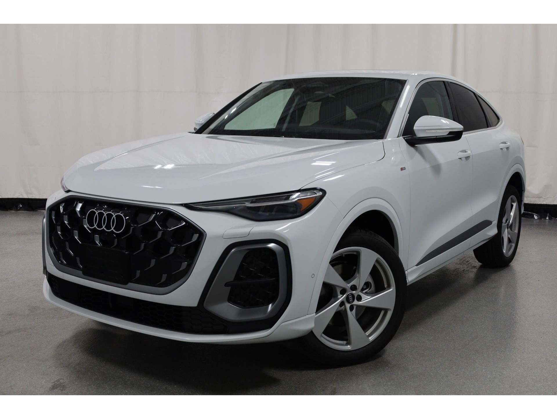 2025 Audi New Q5 Sportback Premium Plus's photo