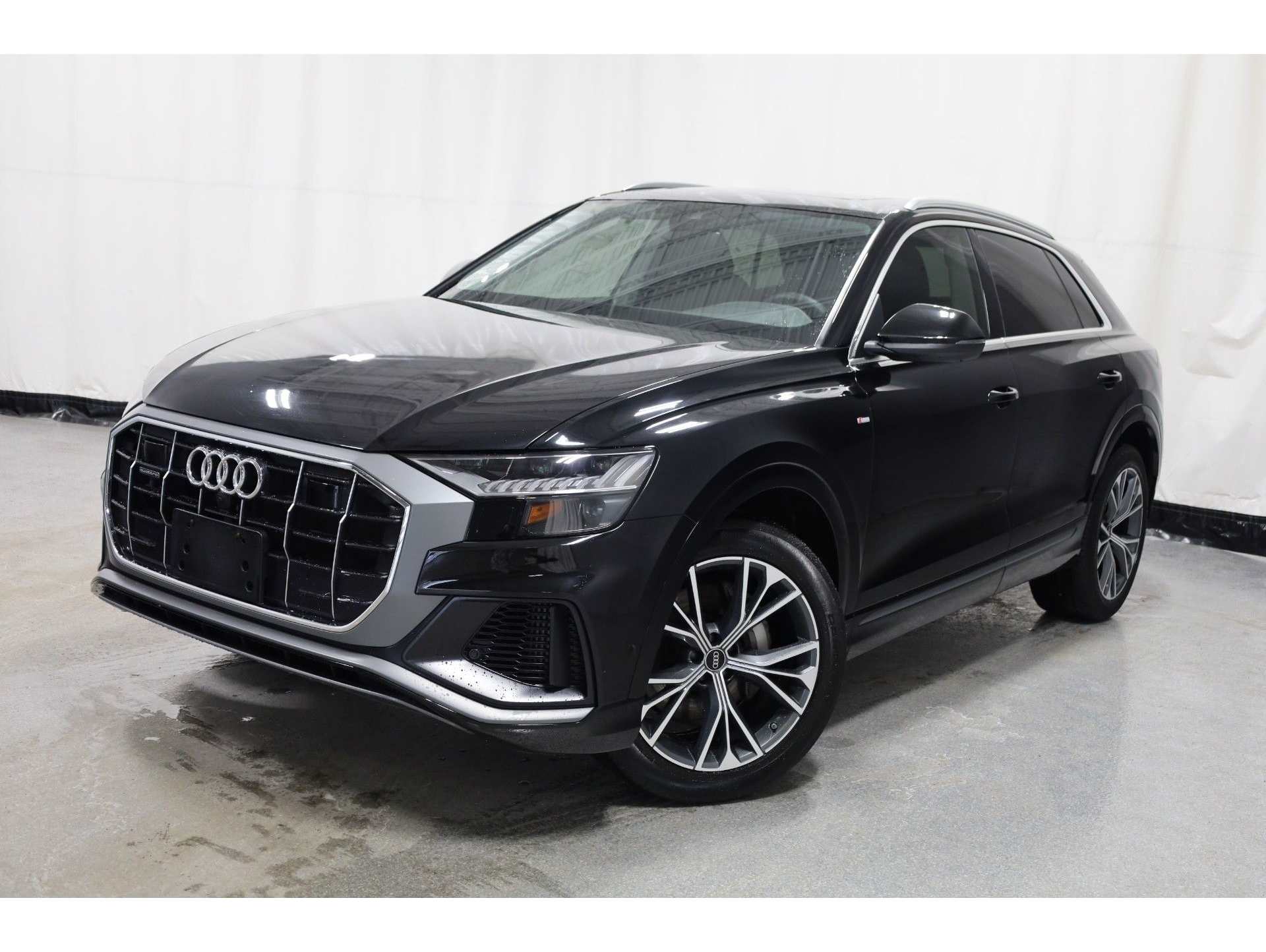 2023 Audi Q8 Premium Plus's photo
