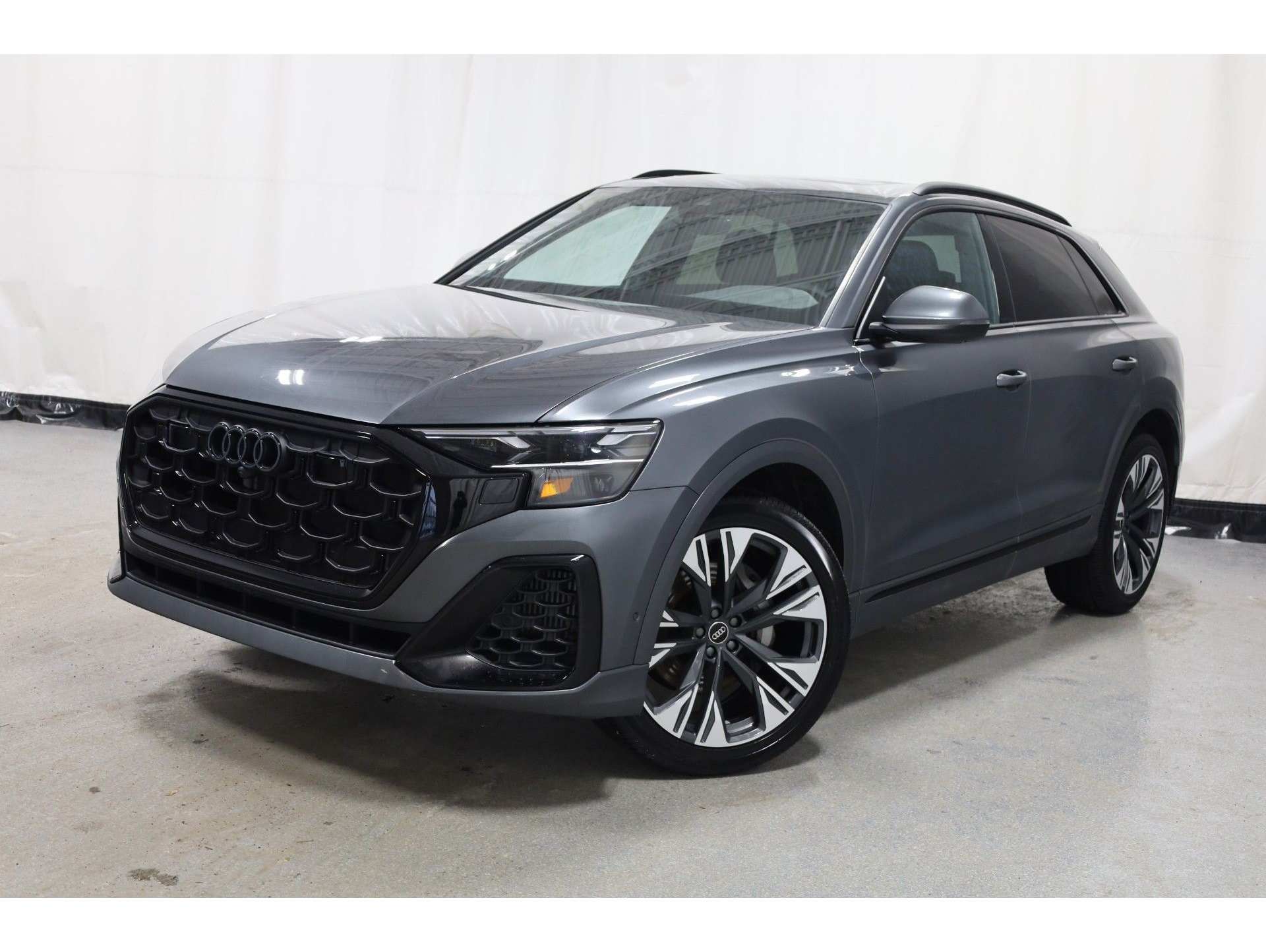 2025 Audi Q8 Premium Plus's photo