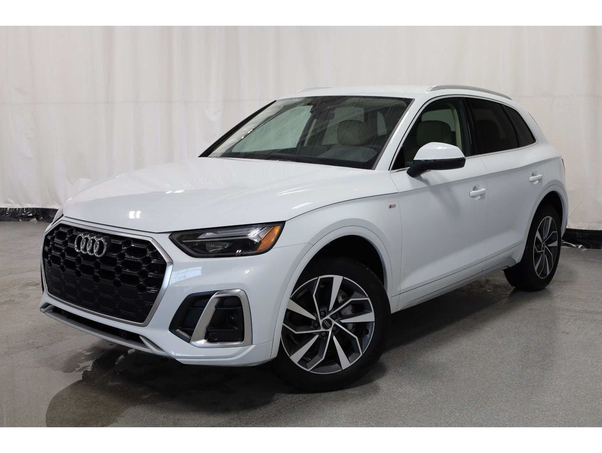 2024 Audi Q5 Premium's photo