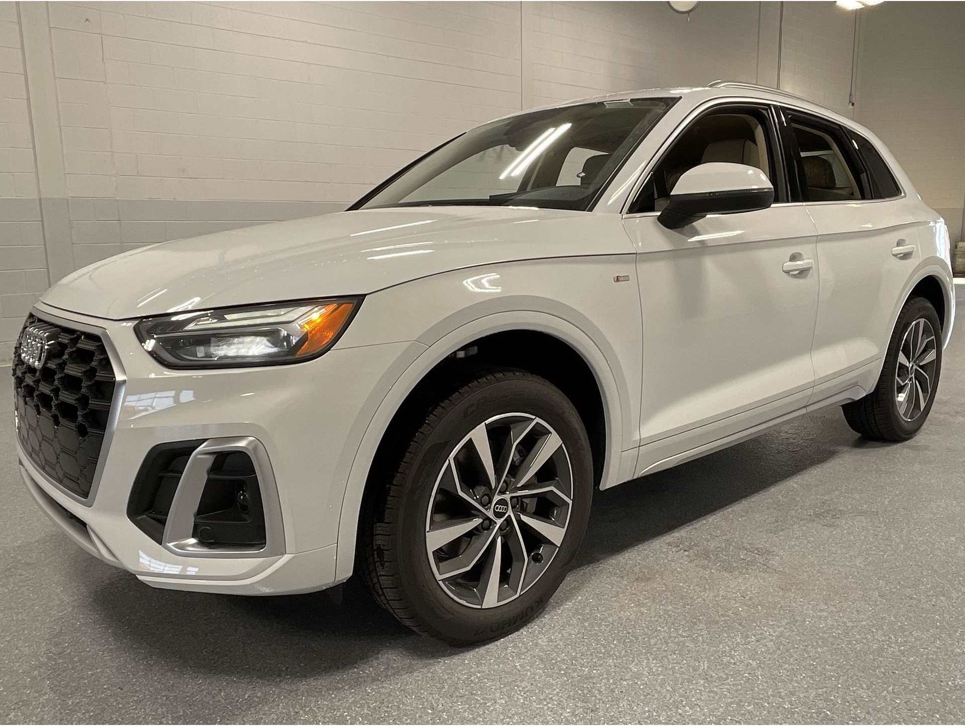 2024 Audi Q5 Premium's photo