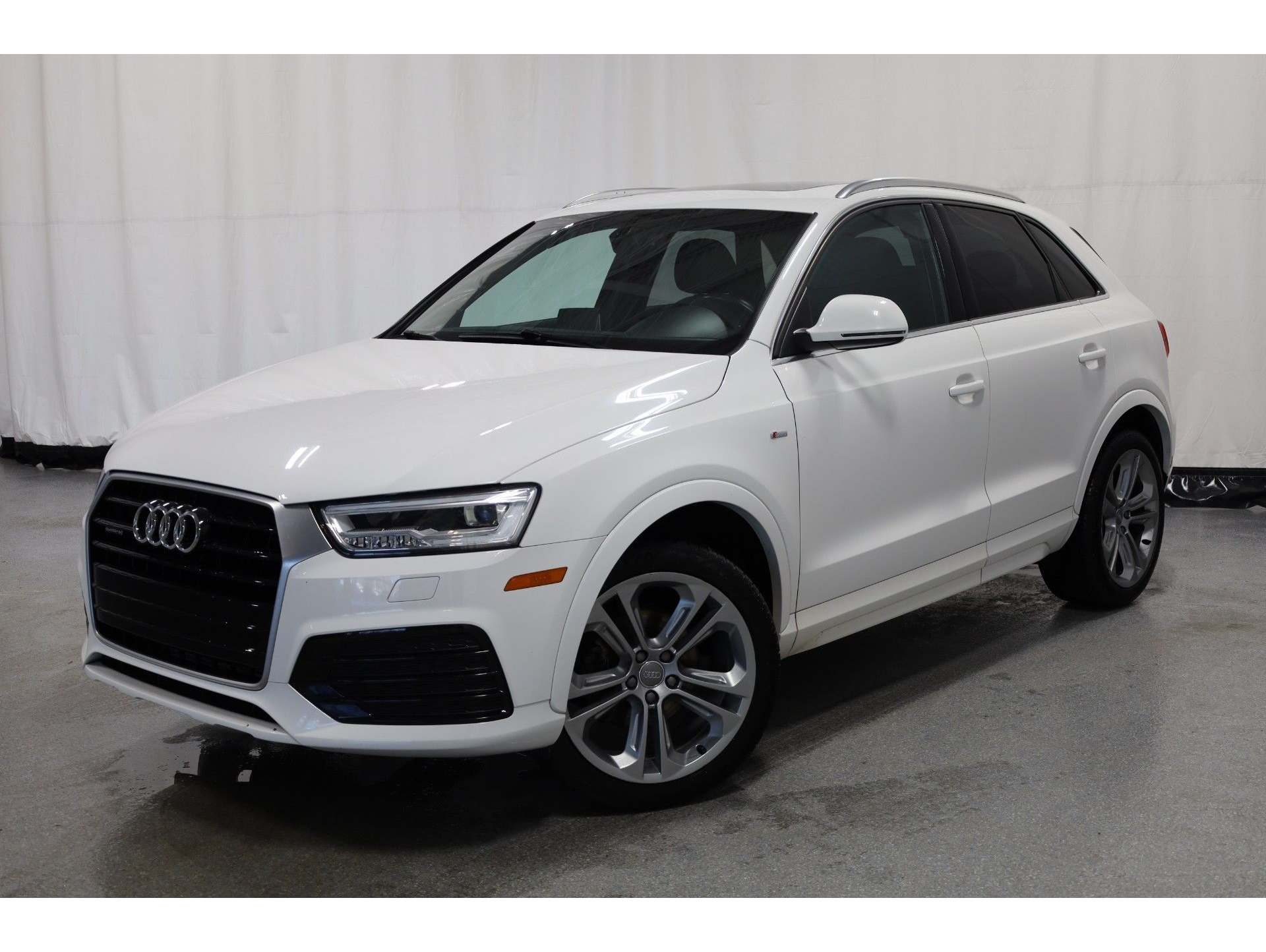 2018 Audi Q3 Premium Plus's photo