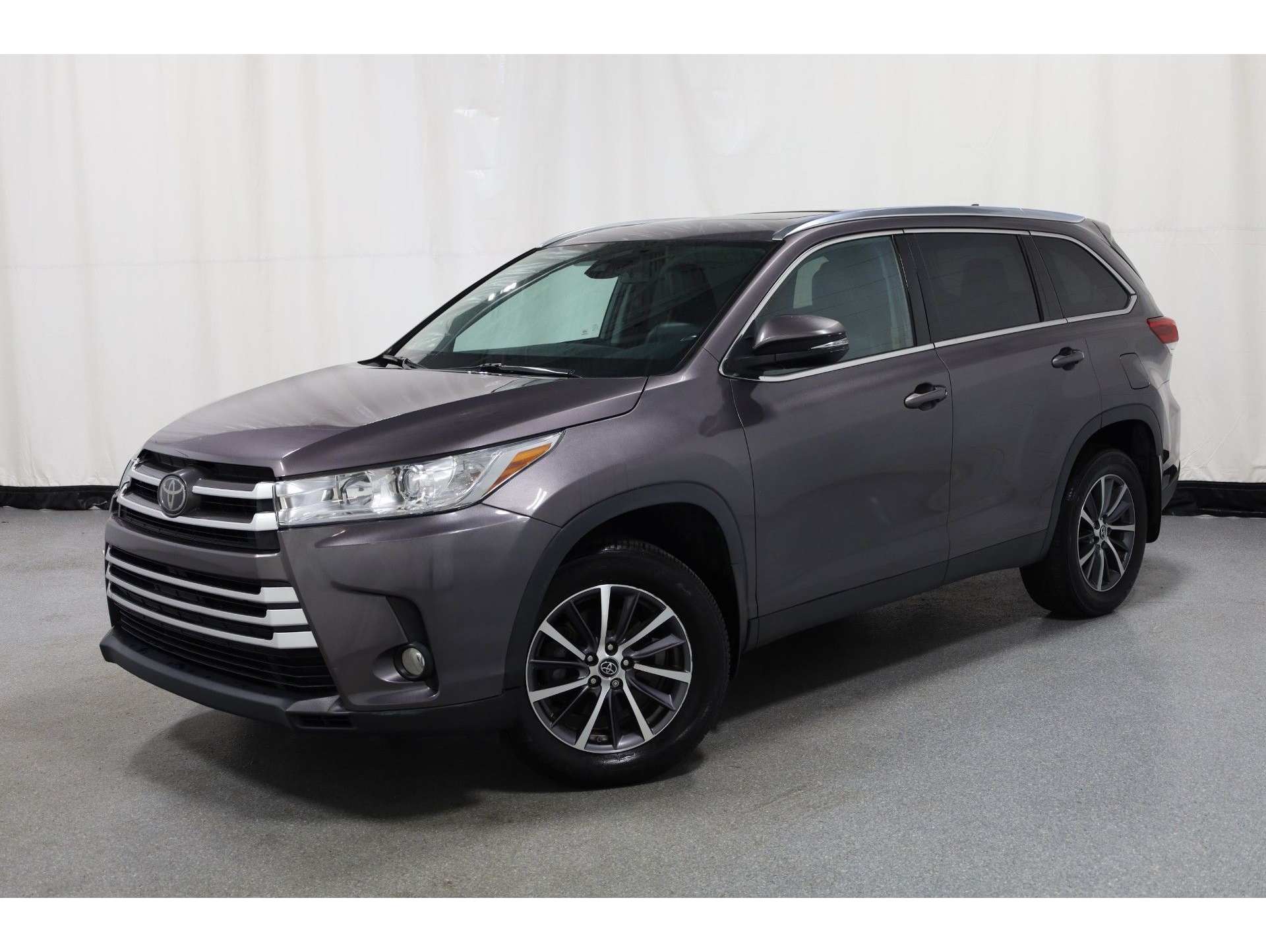 2019 Toyota Highlander XLE's photo