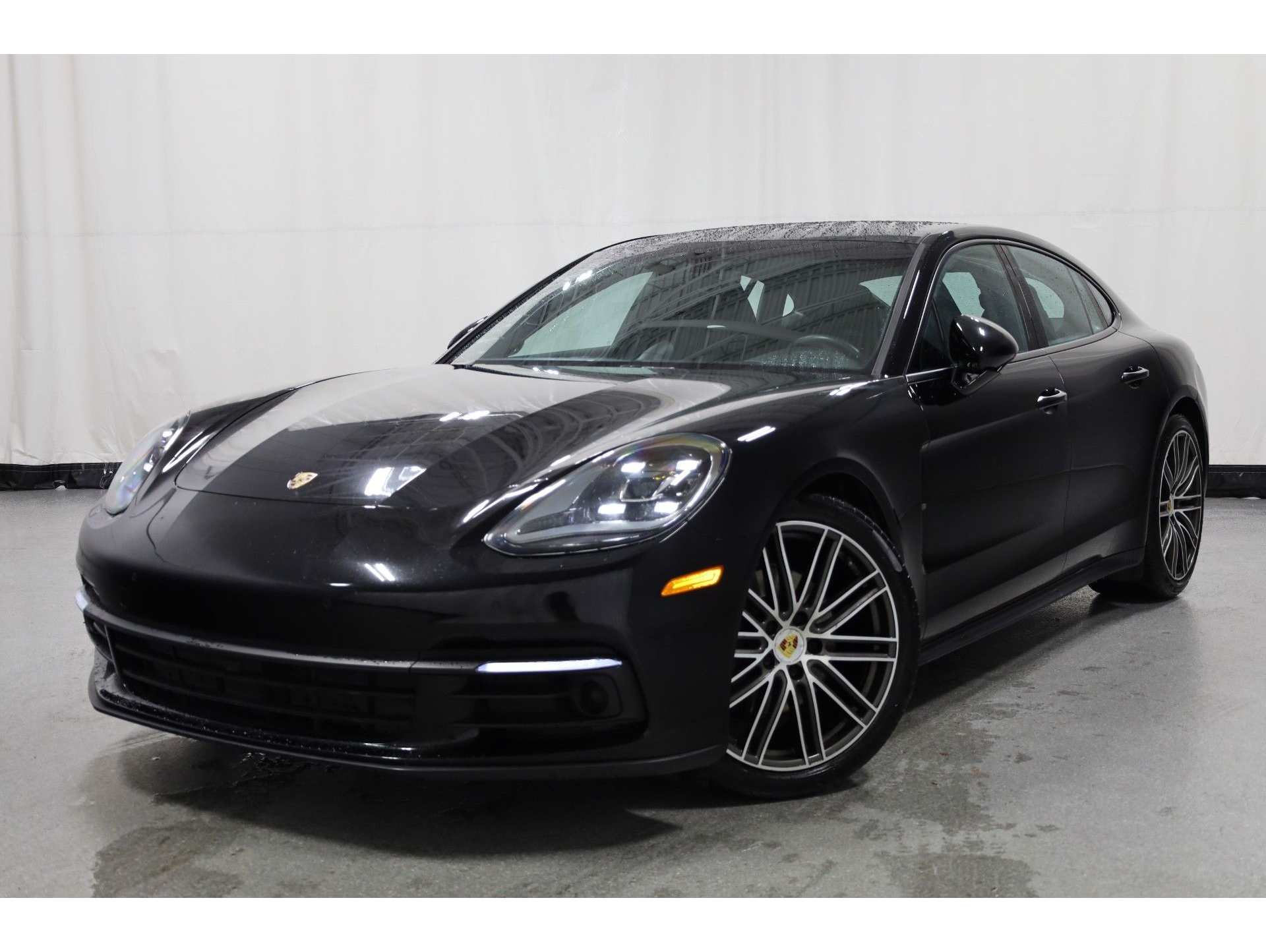 2018 Porsche Panamera 4's photo