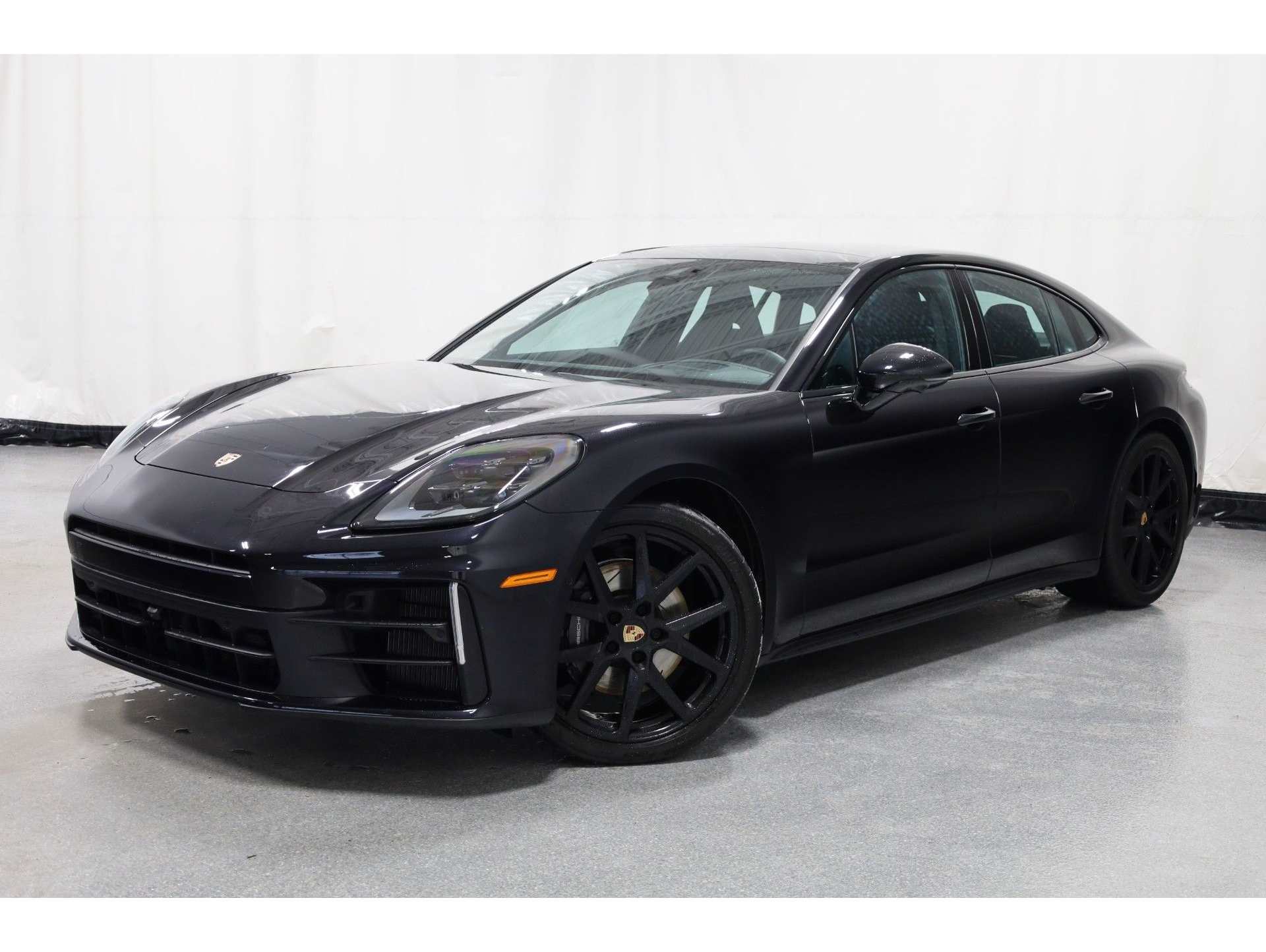 2025 Porsche Panamera Base's photo