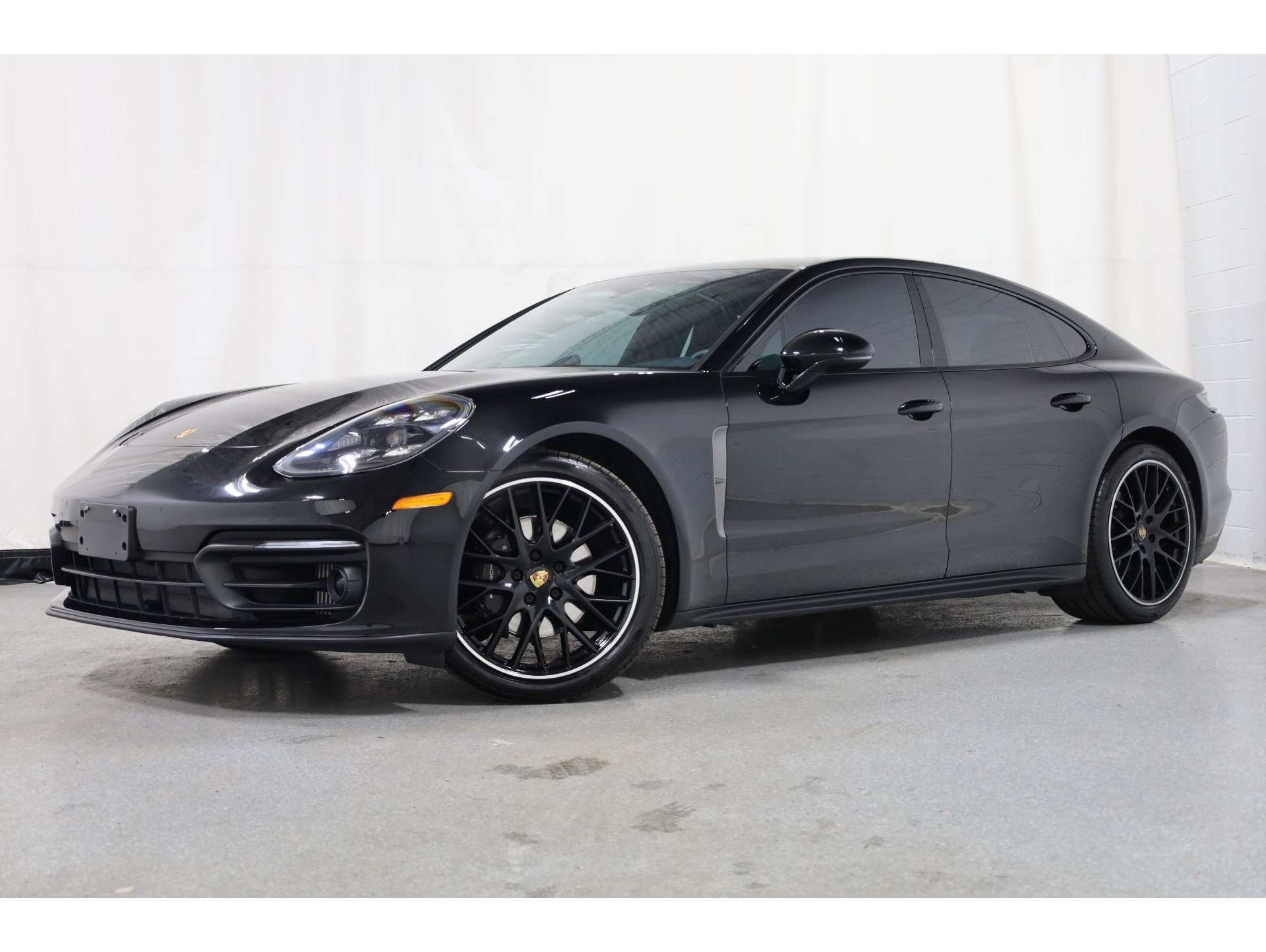 2023 Porsche Panamera Platinum Edition