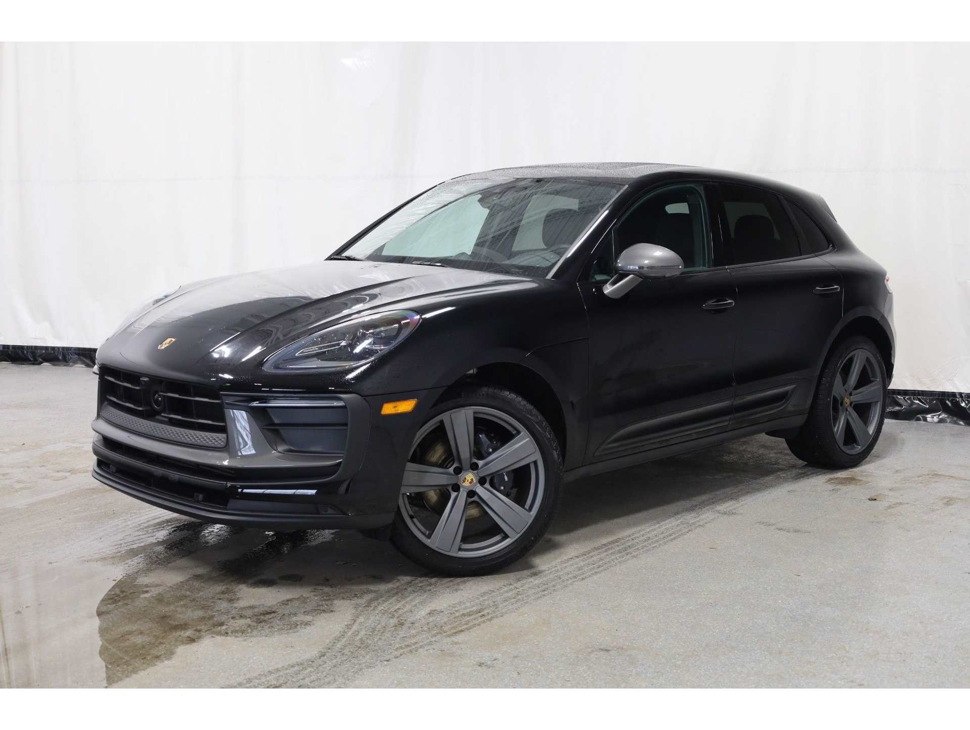 2025 Porsche Macan T