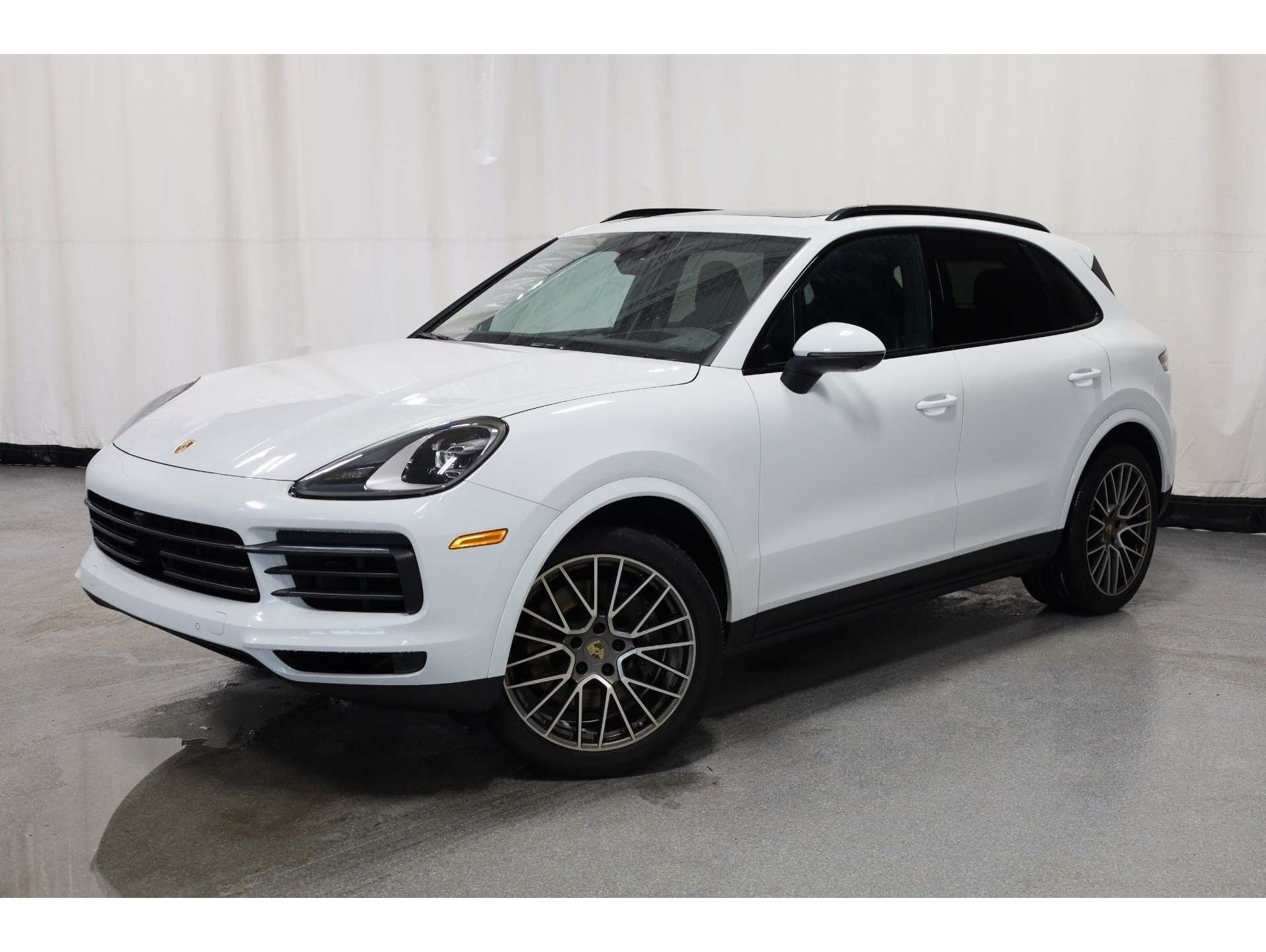 2023 Porsche Cayenne Base's photo
