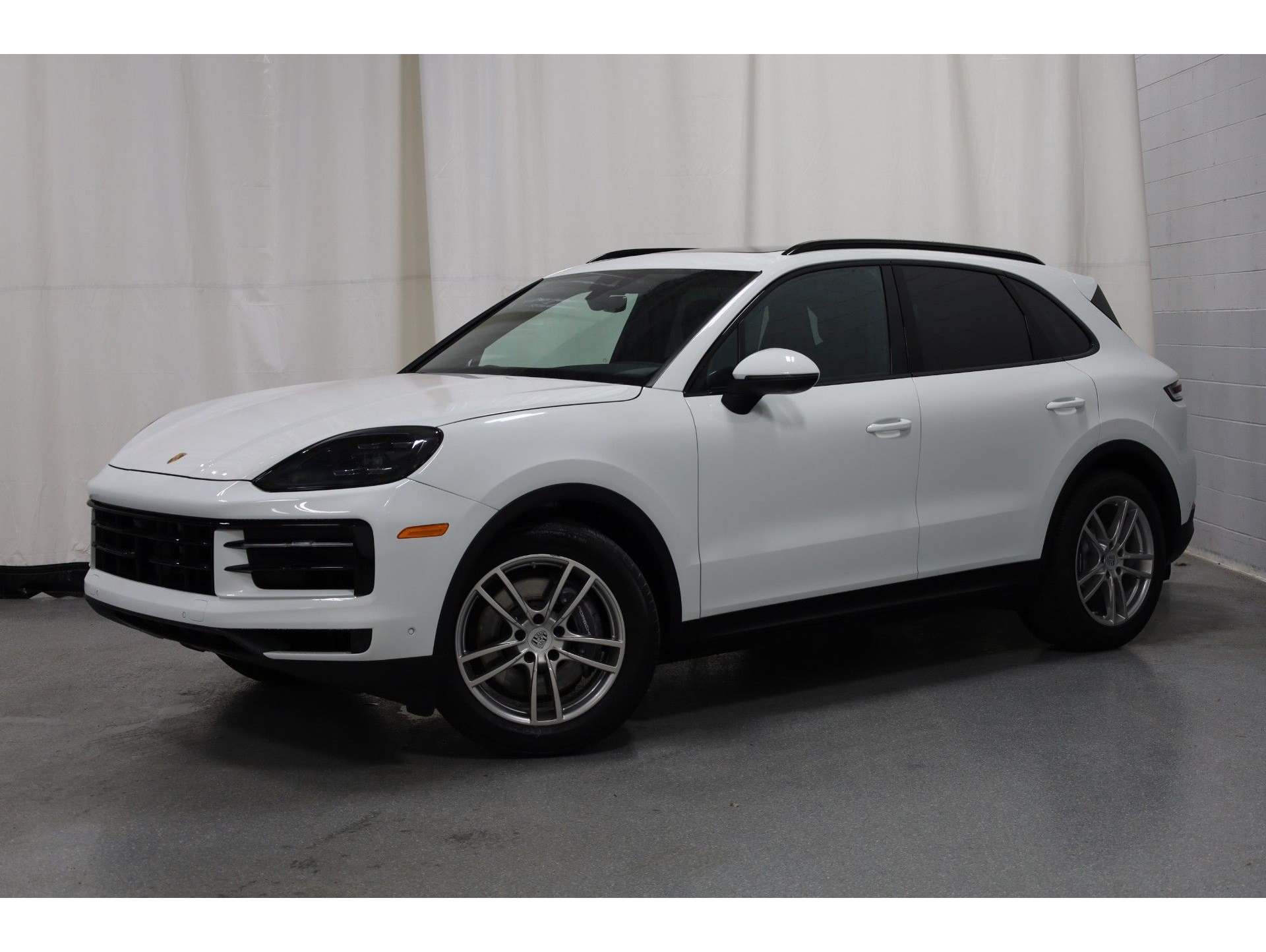 2024 Porsche Cayenne Base's photo