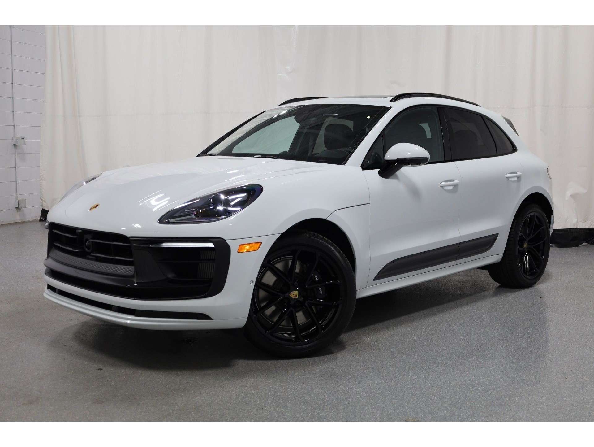 2024 Porsche Macan GTS's photo