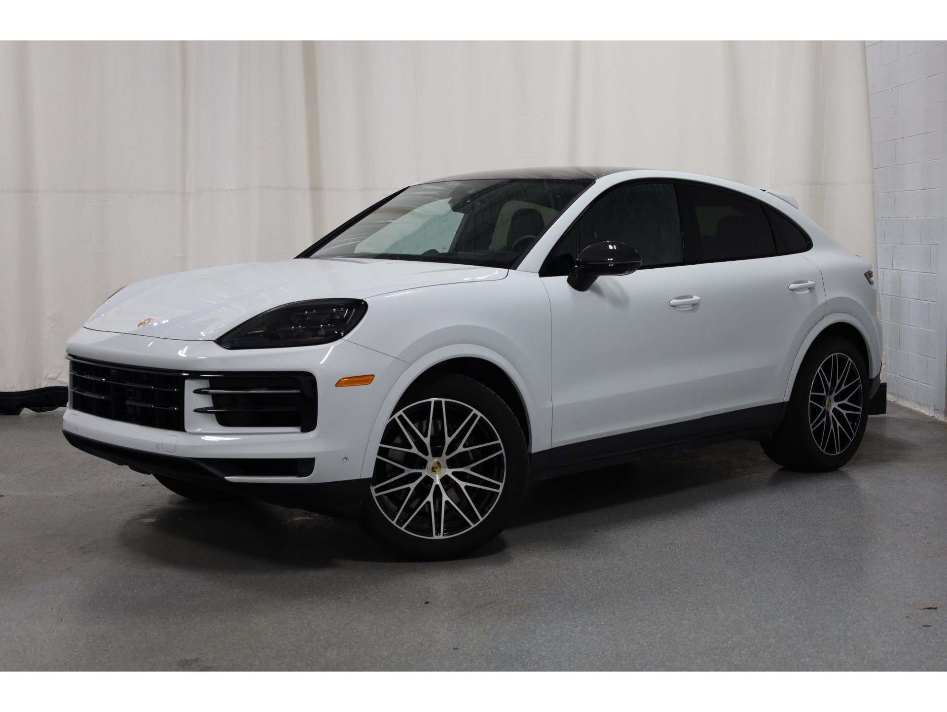 2024 Porsche Cayenne Coup Base's photo