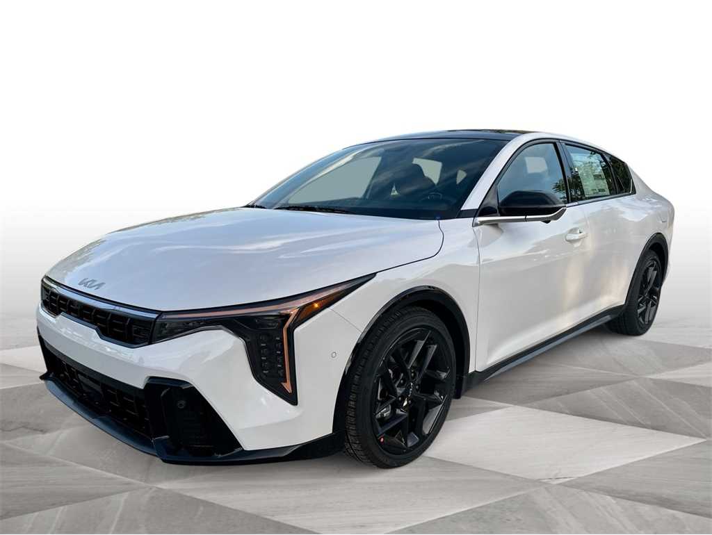 2025 Kia K4 GT-Line Turbo's photo