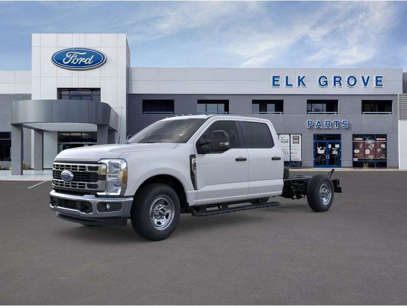 2026 Ford F-350 Super Duty Chassis Cab XL's photo