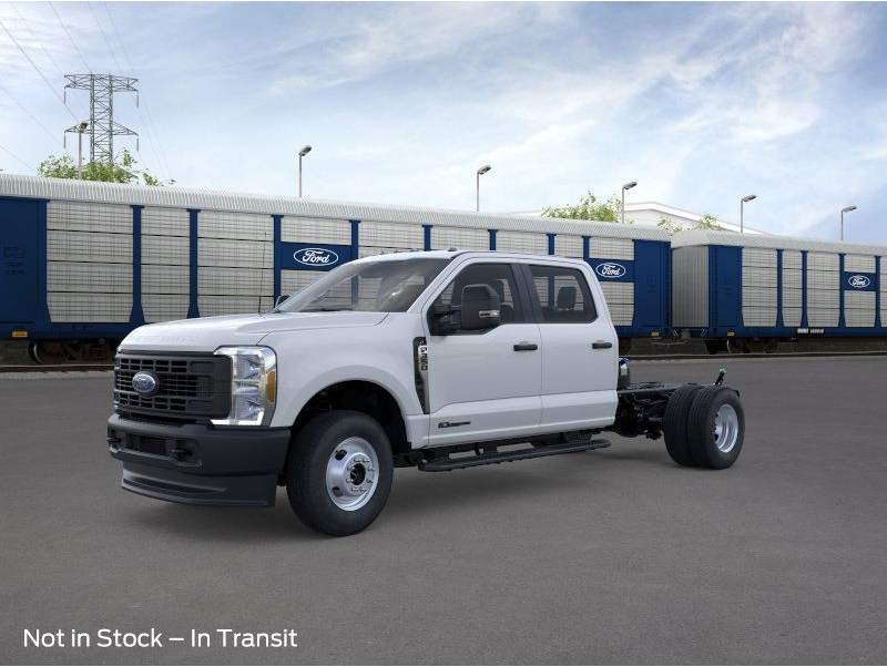 2026 Ford F-350 Super Duty Chassis Cab XL's photo