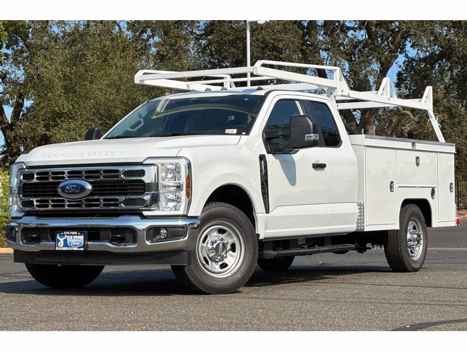 2025 Ford F-350 Super Duty Chassis Cab XL's photo