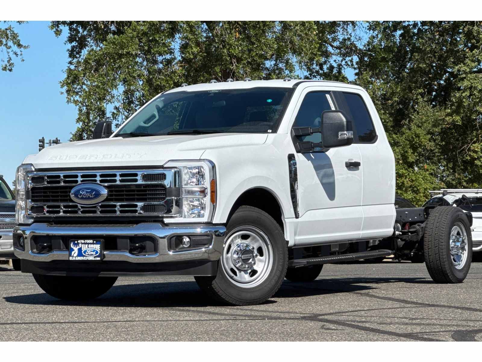 2025 Ford F-350 Super Duty Chassis Cab XL's photo