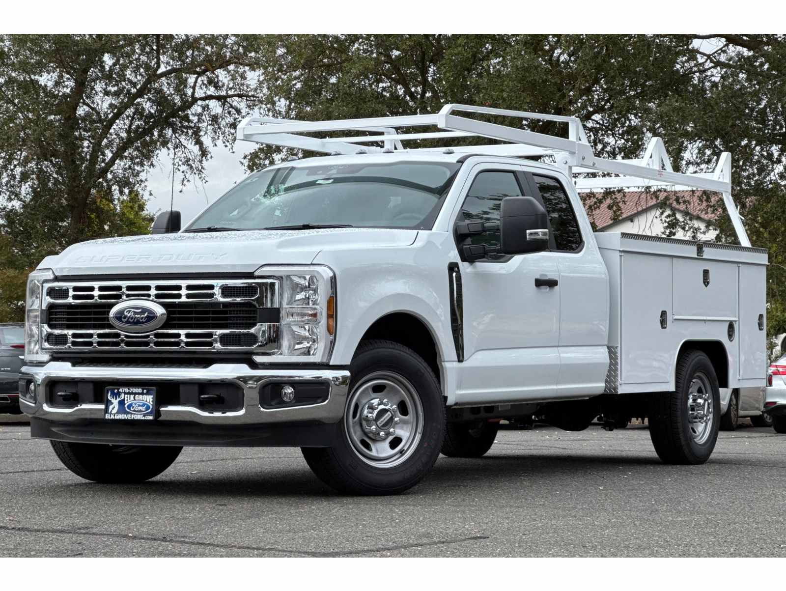 2025 Ford F-350 Super Duty Chassis Cab XL's photo