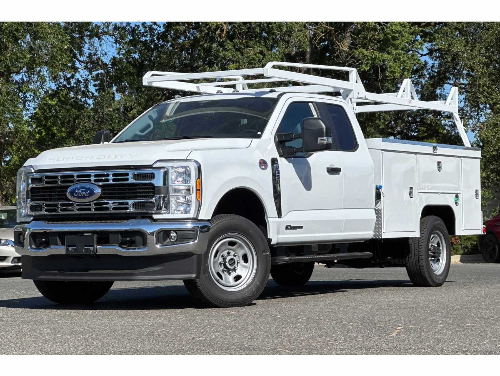 2025 Ford F-350 Super Duty Chassis Cab XL's photo