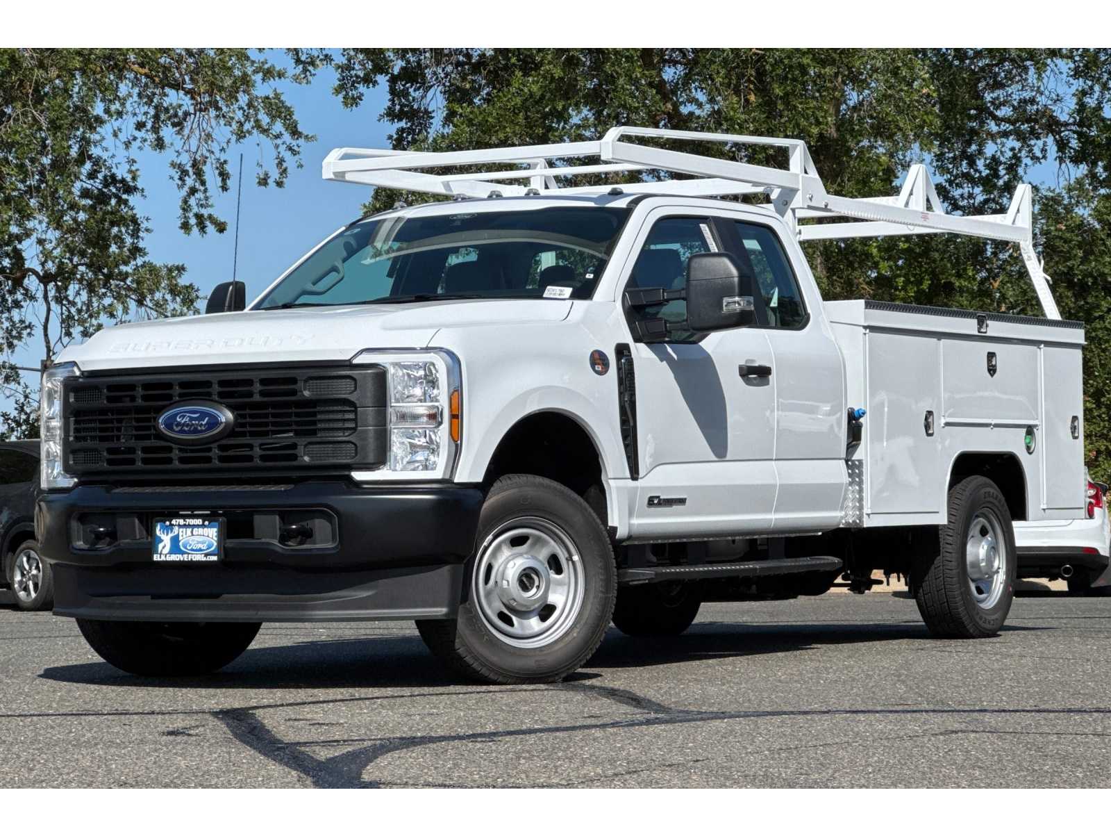 2025 Ford F-350 Super Duty Chassis Cab XL's photo