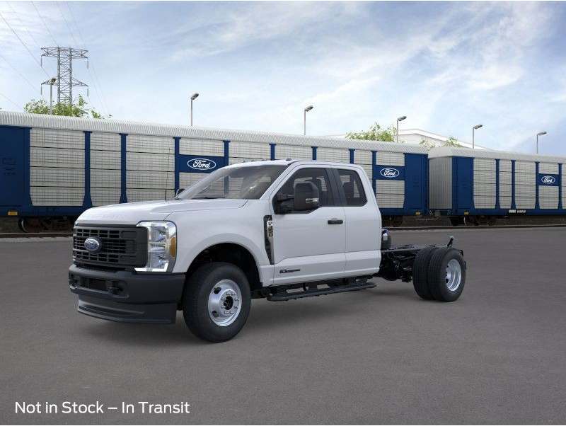 2026 Ford F-350 Super Duty Chassis Cab XL's photo